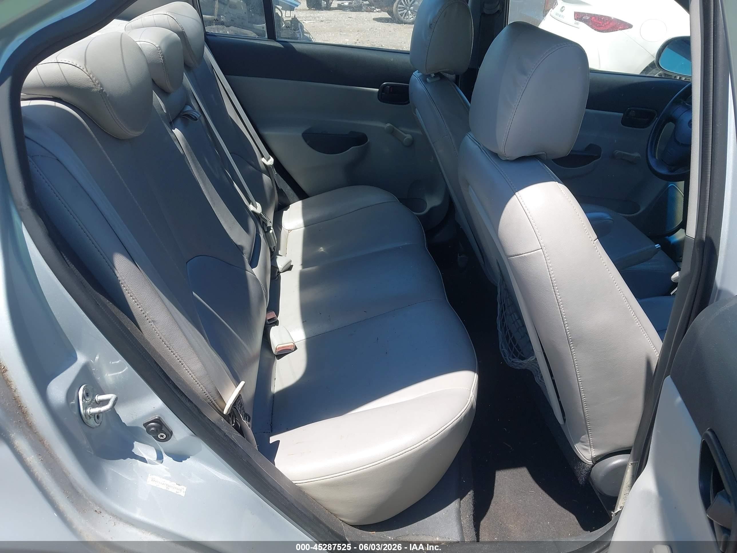 2011 Hyundai Accent Gls Silver vin: KMHCN4AC9BU609562