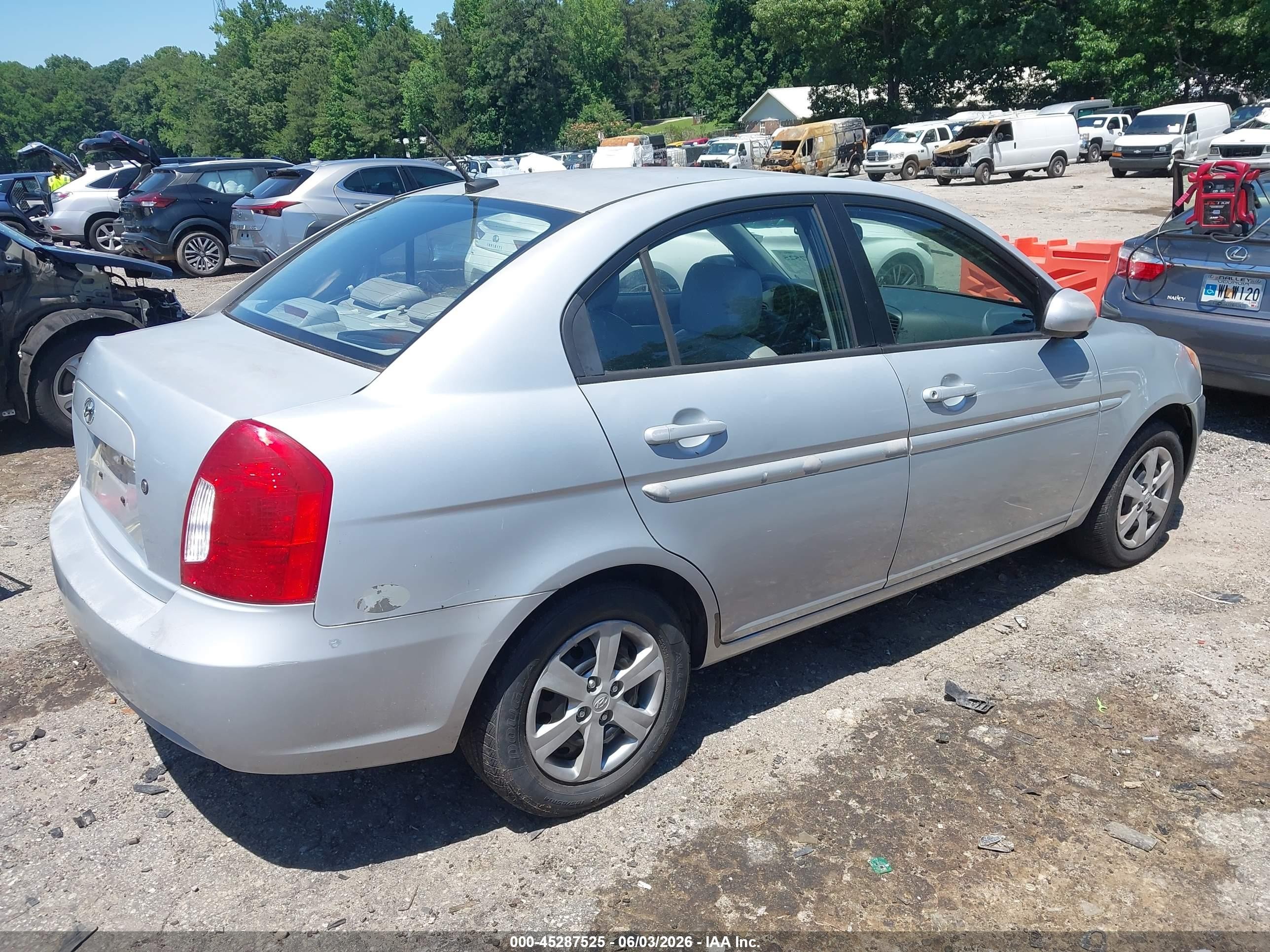 2011 Hyundai Accent Gls Silver vin: KMHCN4AC9BU609562