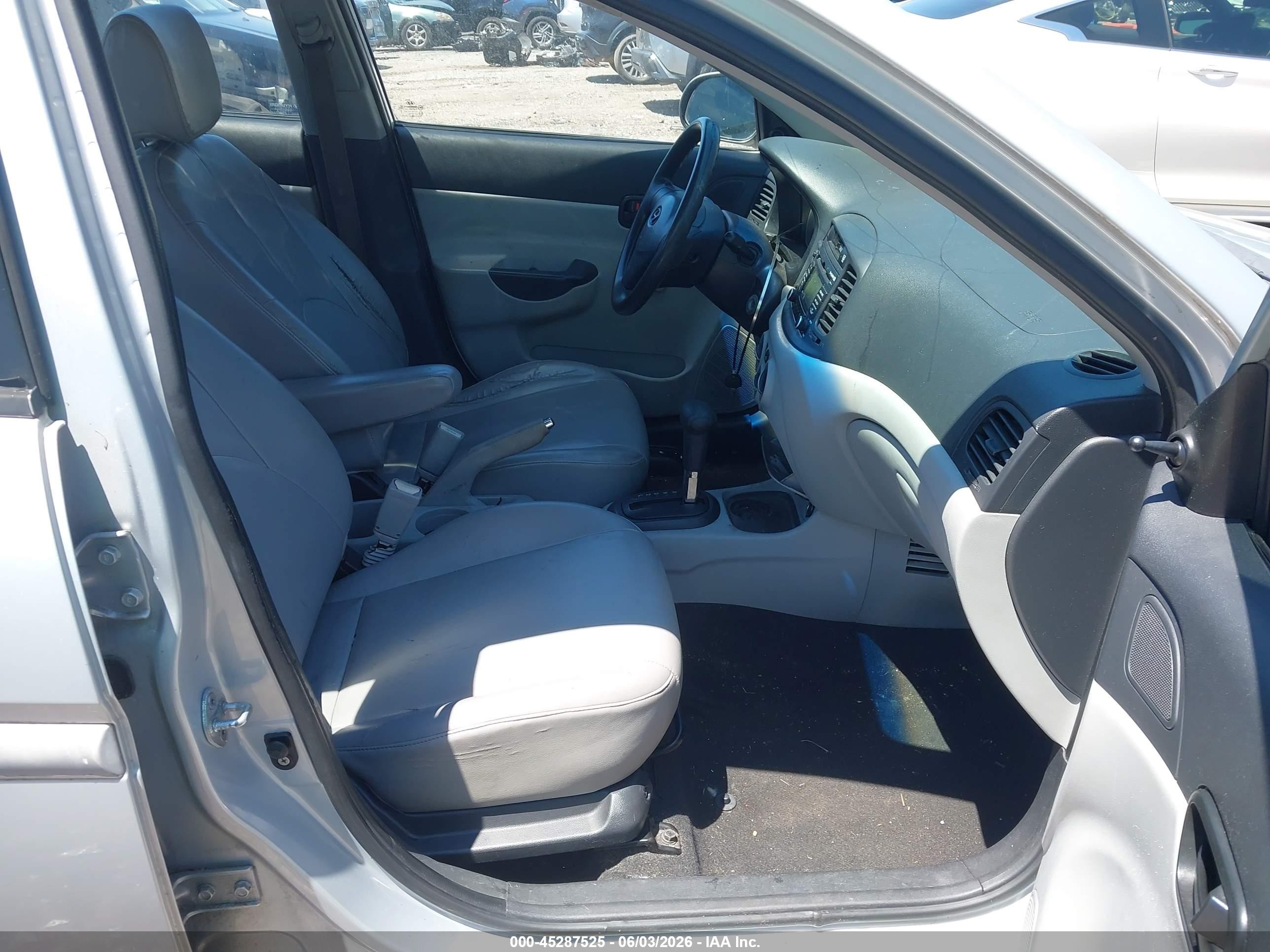 2011 Hyundai Accent Gls Silver vin: KMHCN4AC9BU609562