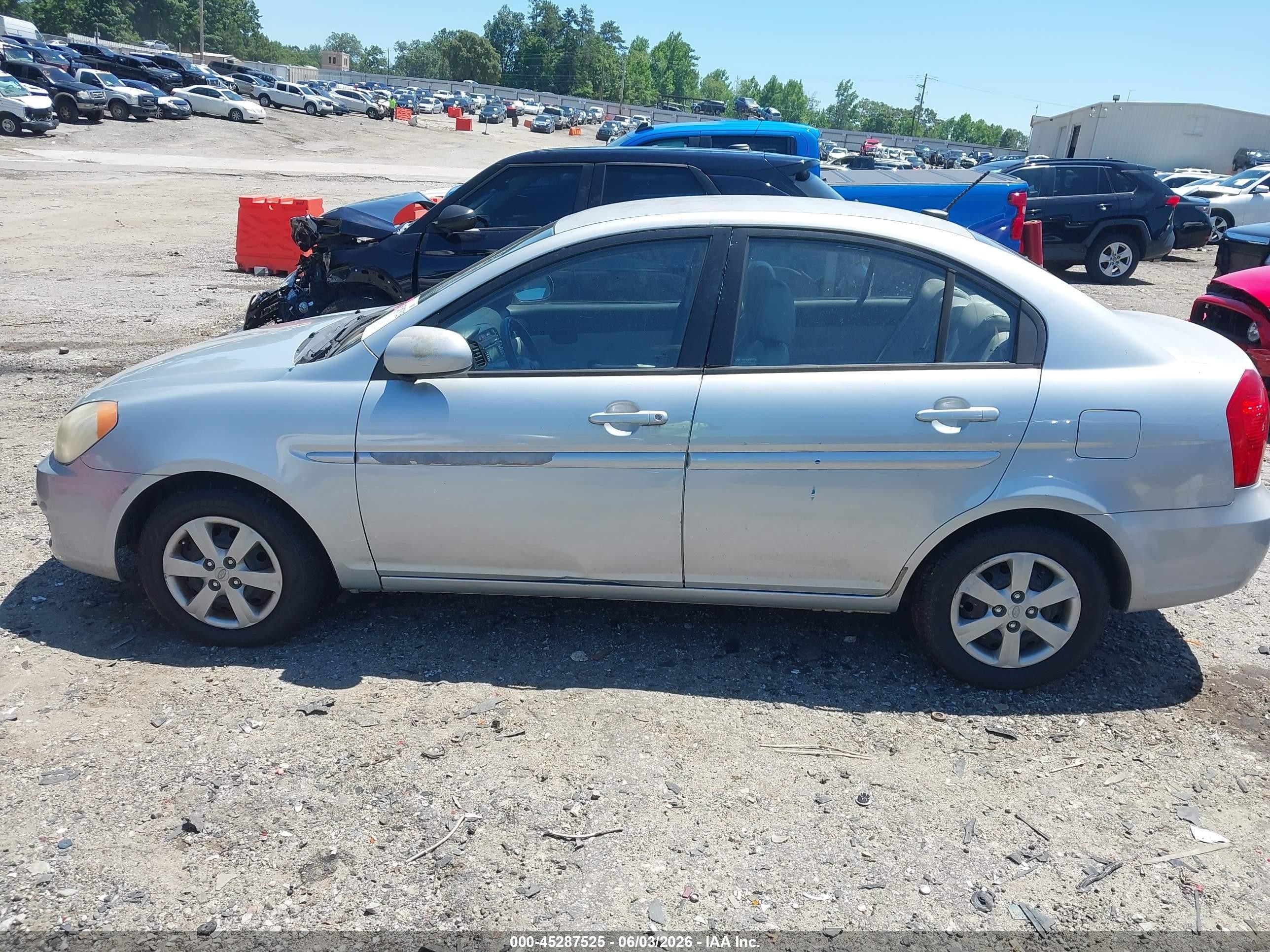 2011 Hyundai Accent Gls Silver vin: KMHCN4AC9BU609562
