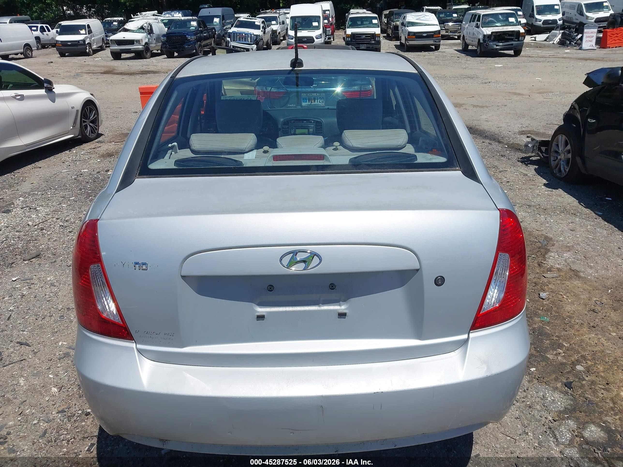 2011 Hyundai Accent Gls Silver vin: KMHCN4AC9BU609562