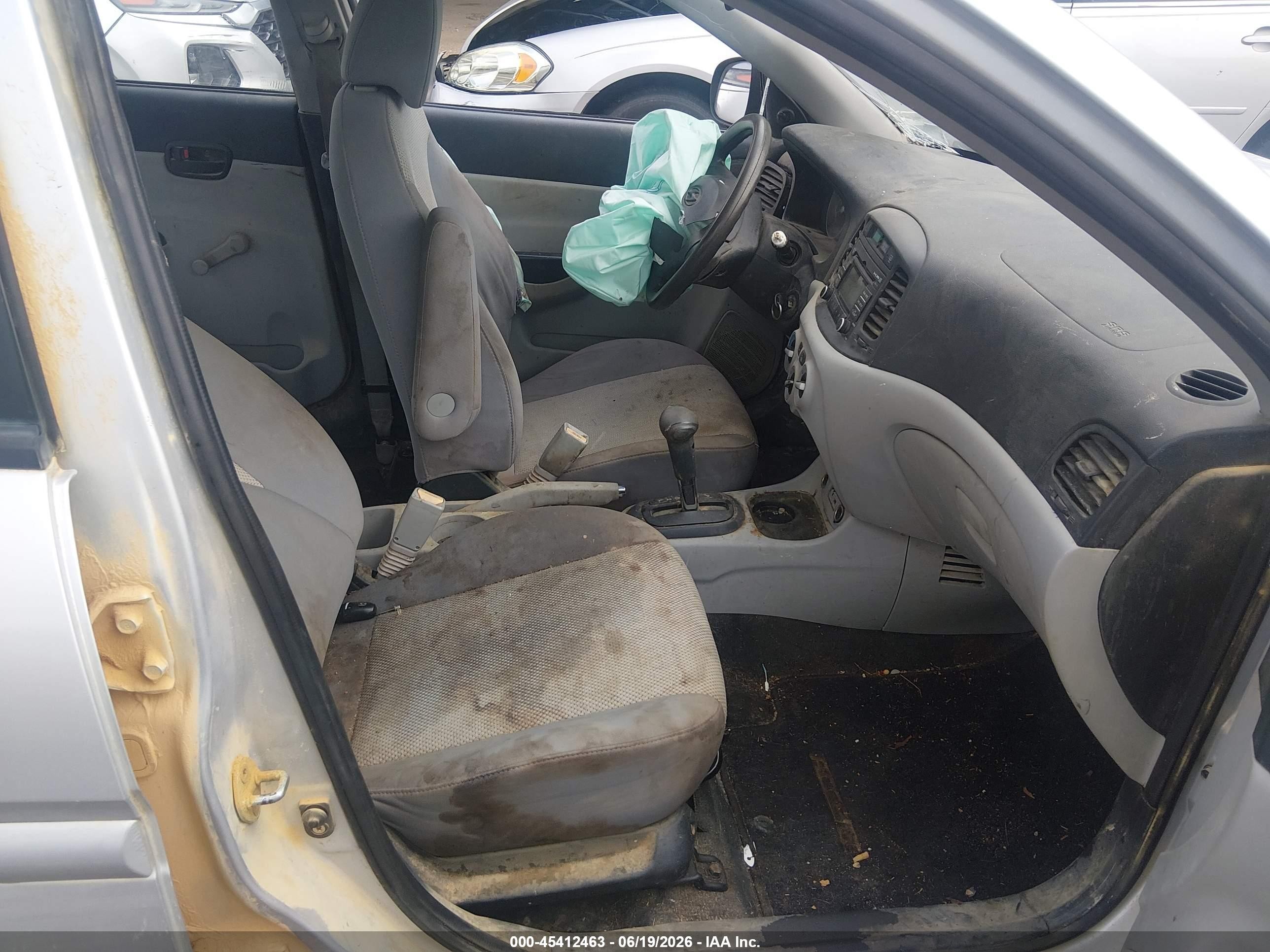2010 Hyundai Accent Gls Silver vin: KMHCN4ACXAU468631