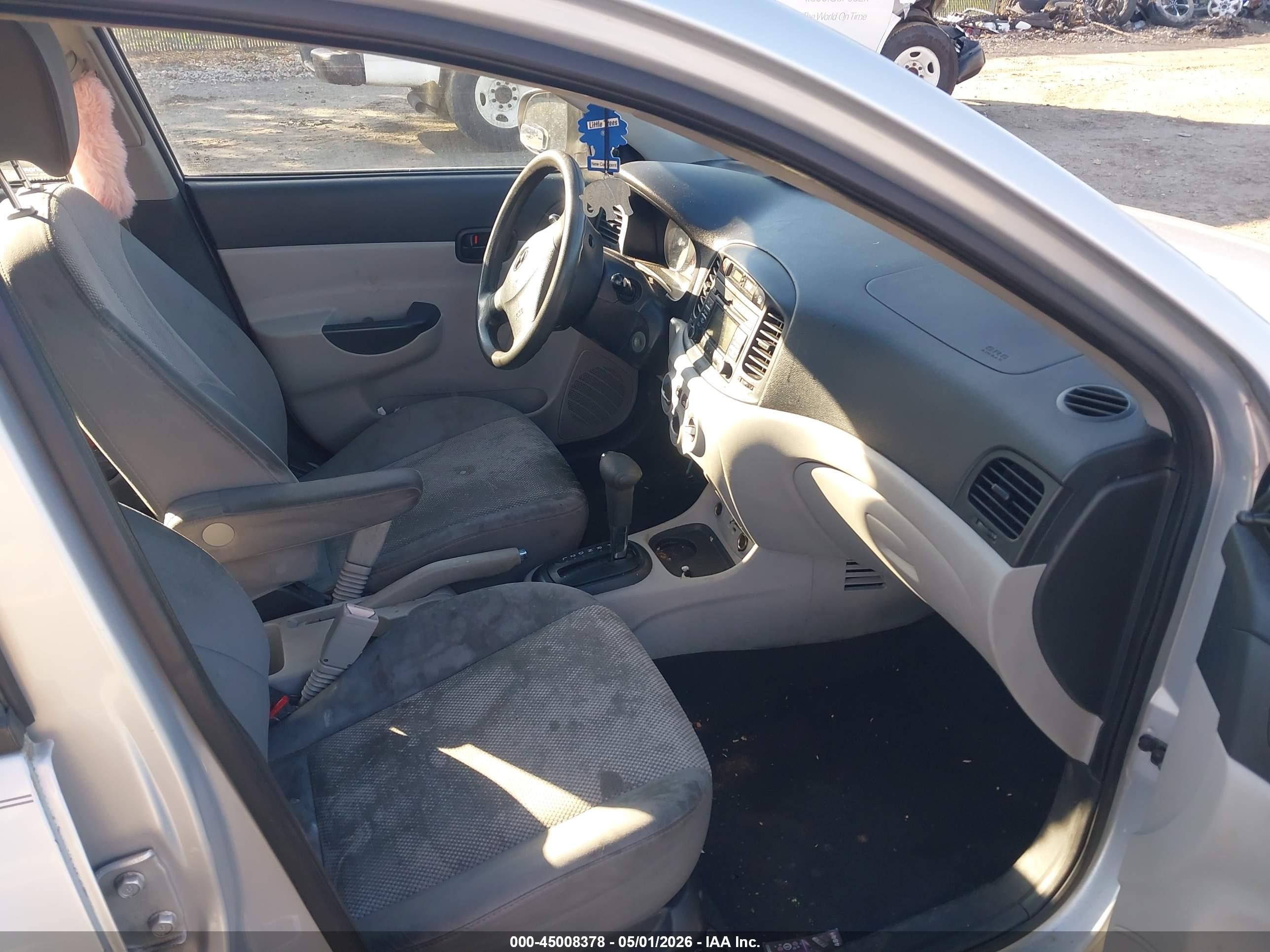 2010 Hyundai Accent Gls Silver vin: KMHCN4ACXAU518637