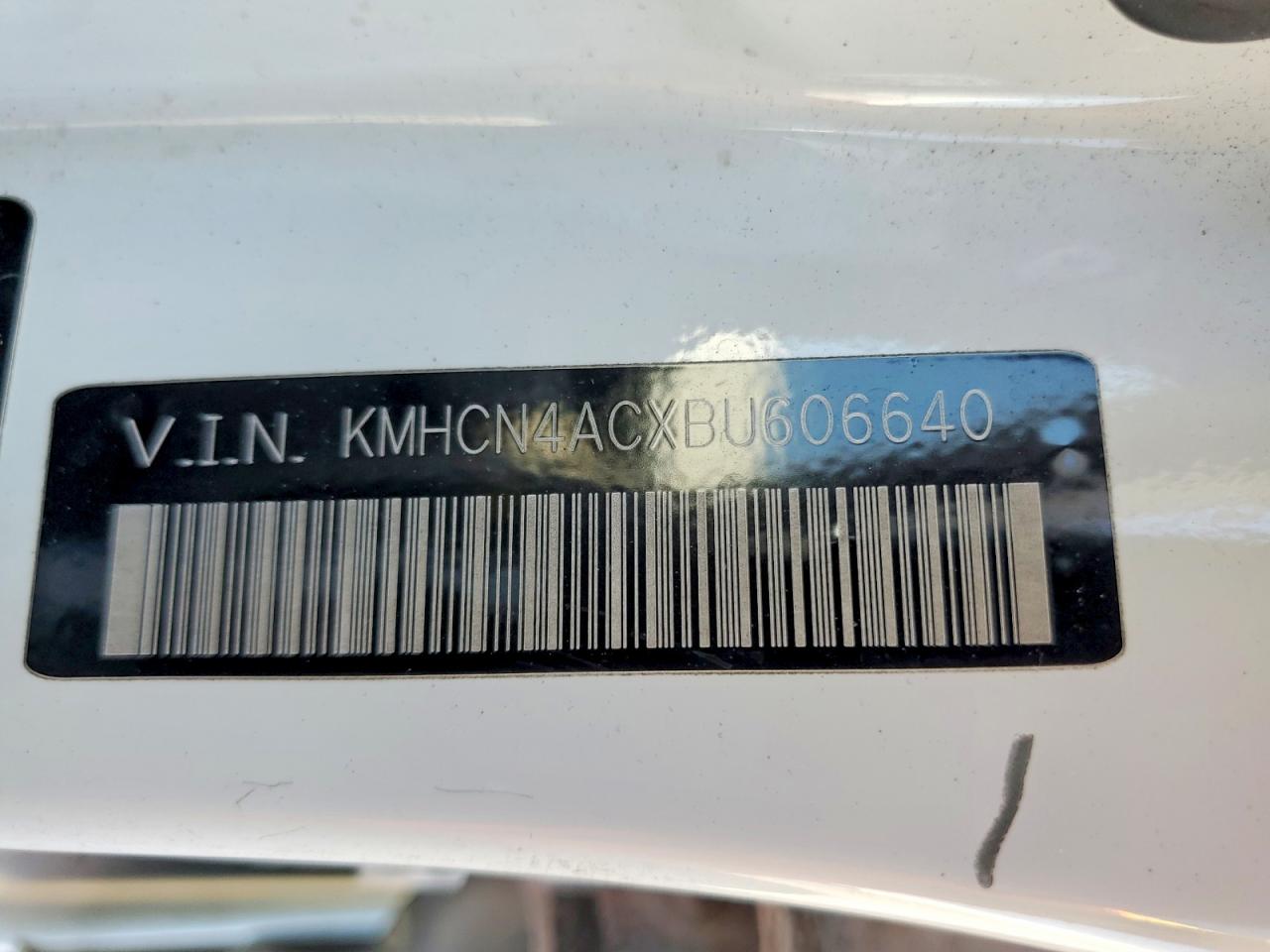 2011 Hyundai Accent Gls White vin: KMHCN4ACXBU606640