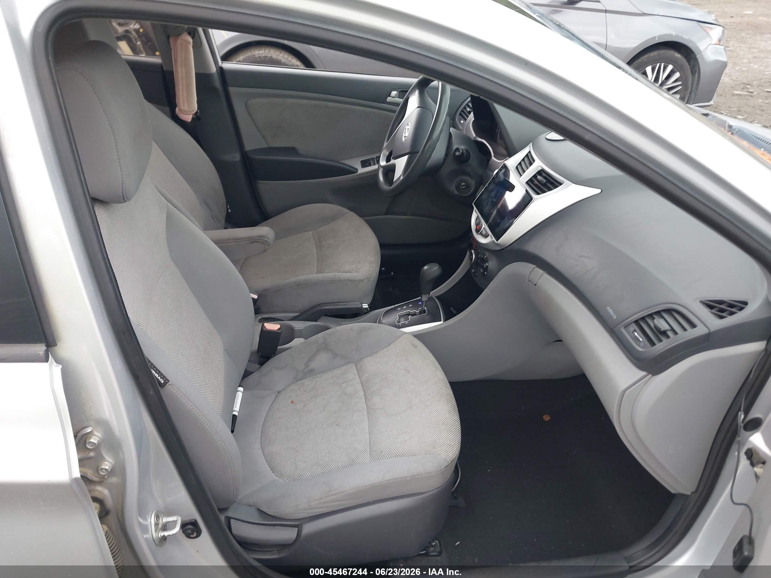 2012 Hyundai Accent Gls Gray vin: KMHCT4AE0CU089728