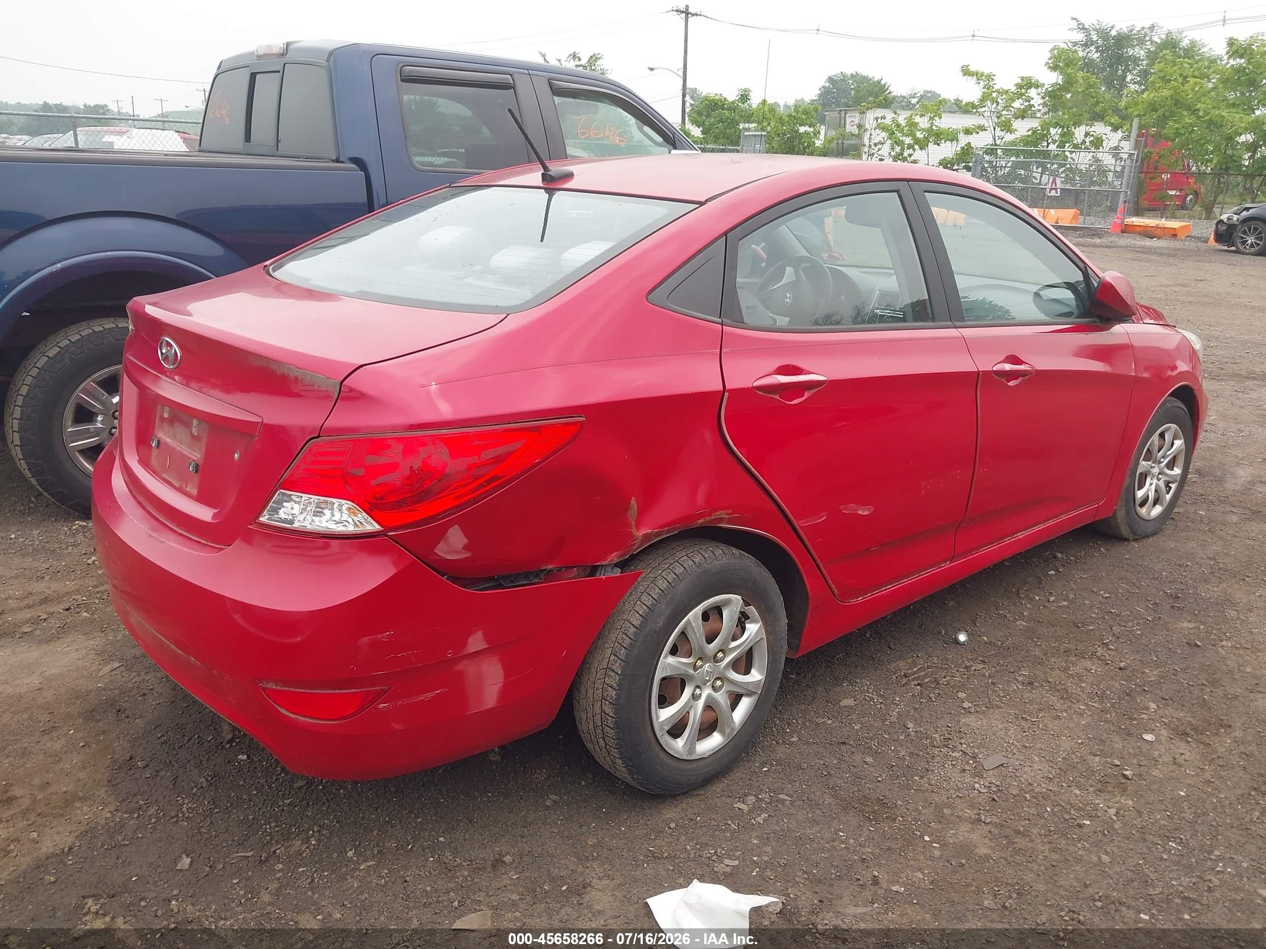 2013 Hyundai Accent Gls Red vin: KMHCT4AE0DU280227