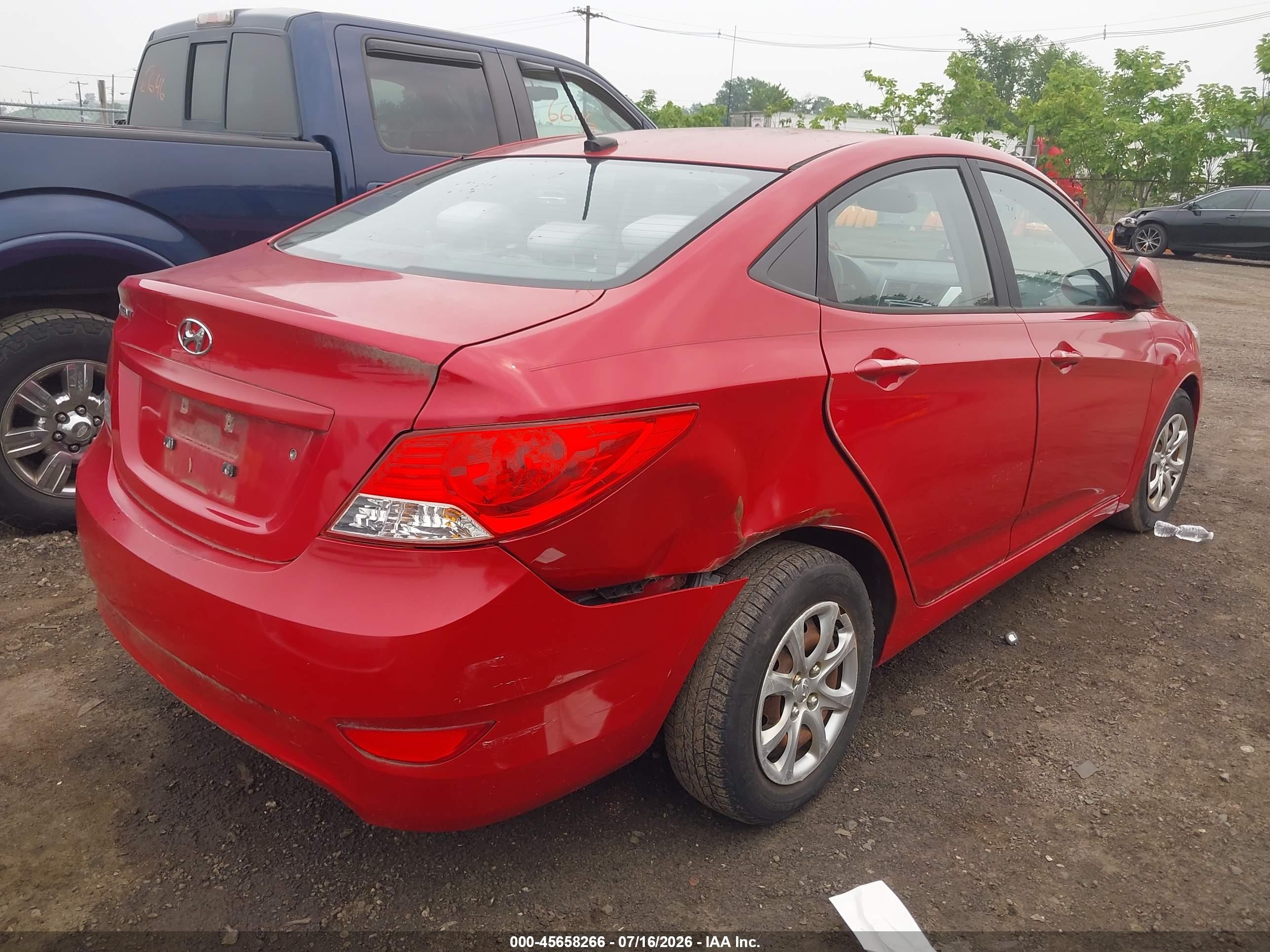 2013 Hyundai Accent Gls Red vin: KMHCT4AE0DU280227