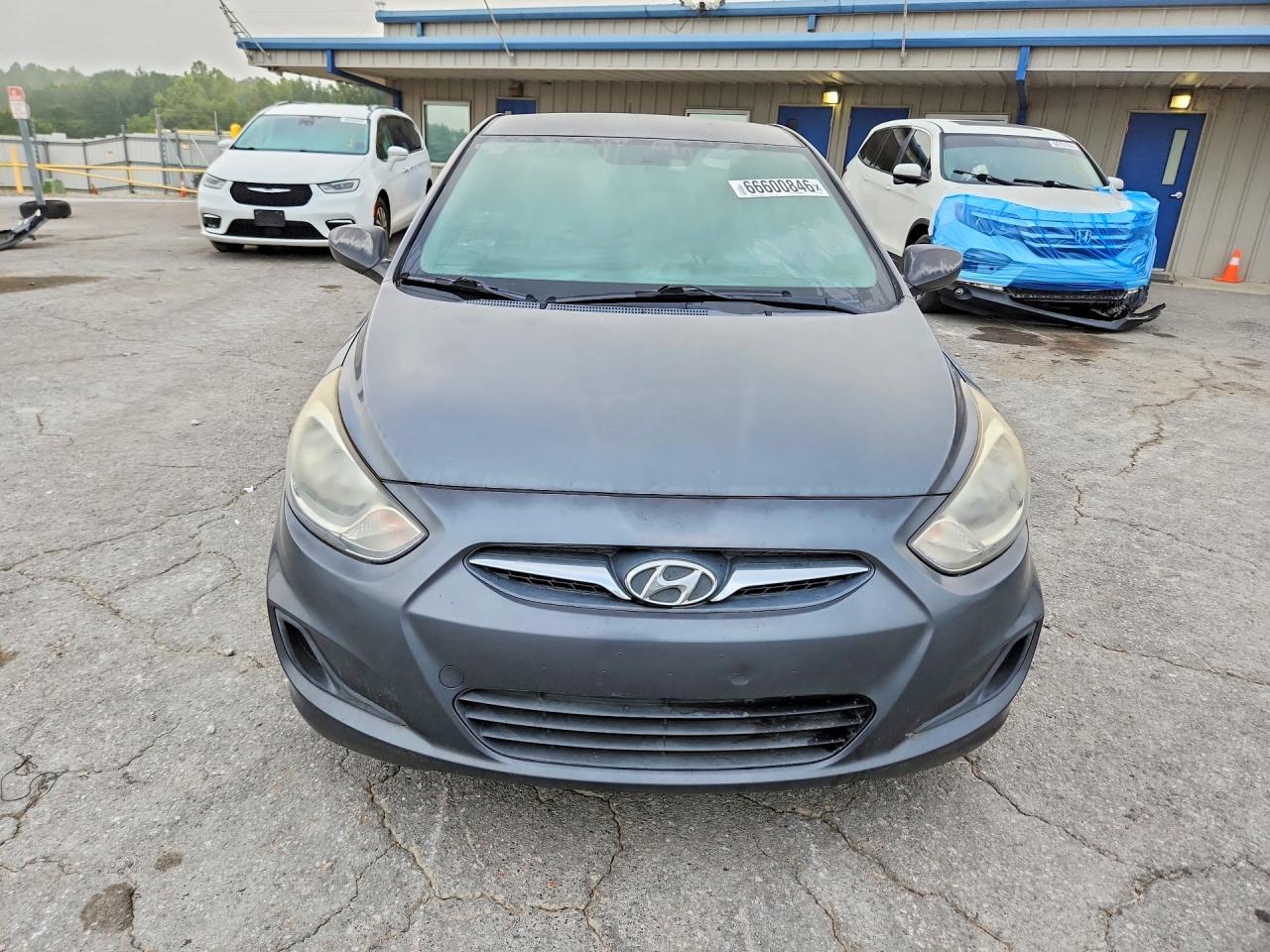 2013 Hyundai Accent Gls Gray vin: KMHCT4AE0DU298498