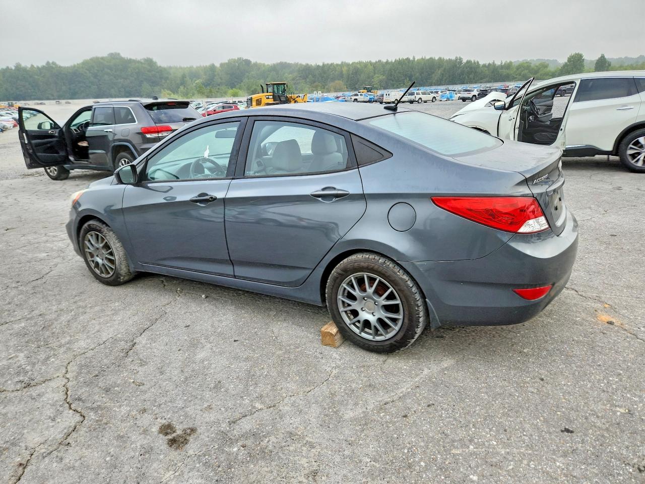 2013 Hyundai Accent Gls Gray vin: KMHCT4AE0DU298498