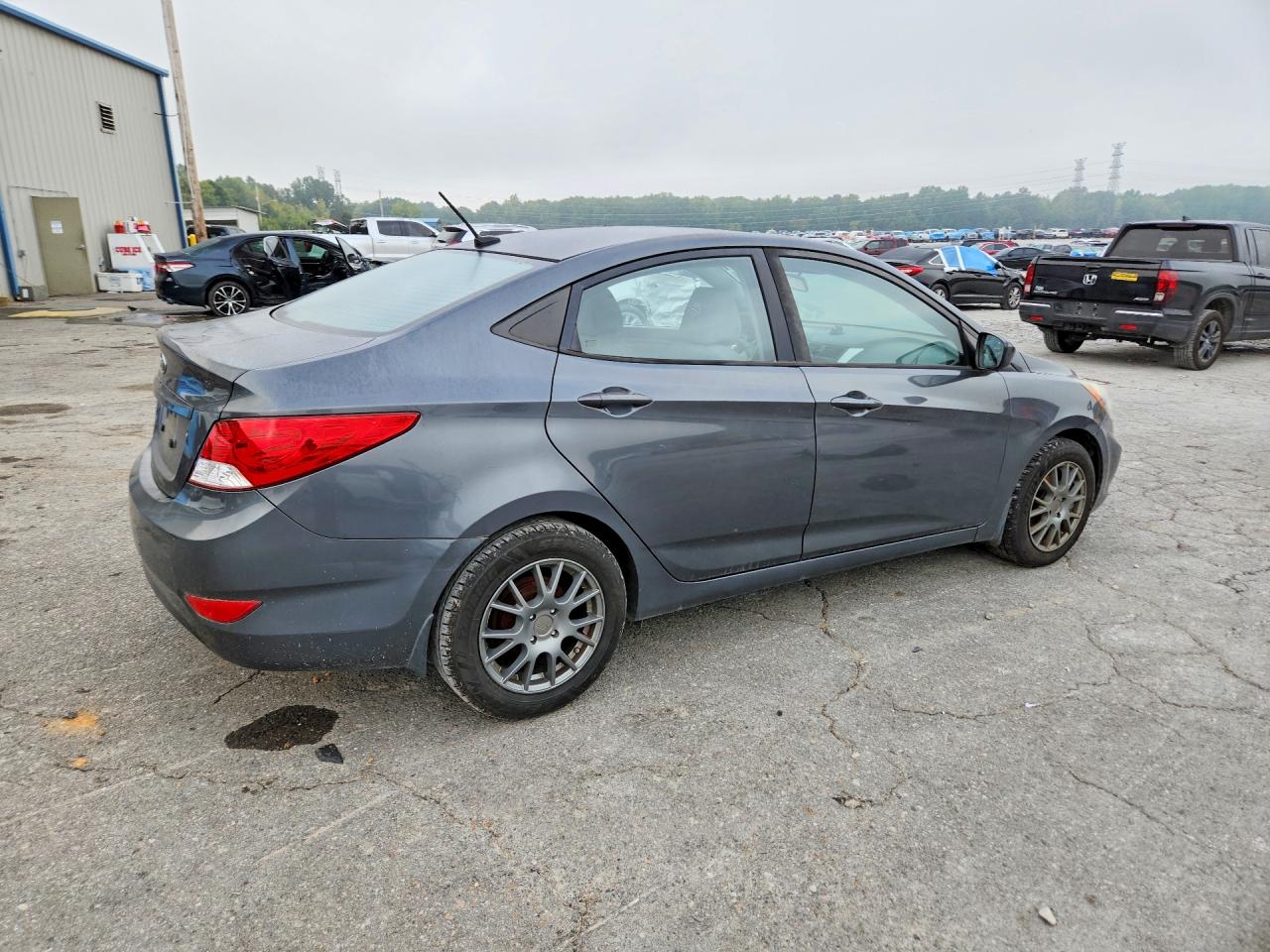2013 Hyundai Accent Gls Gray vin: KMHCT4AE0DU298498