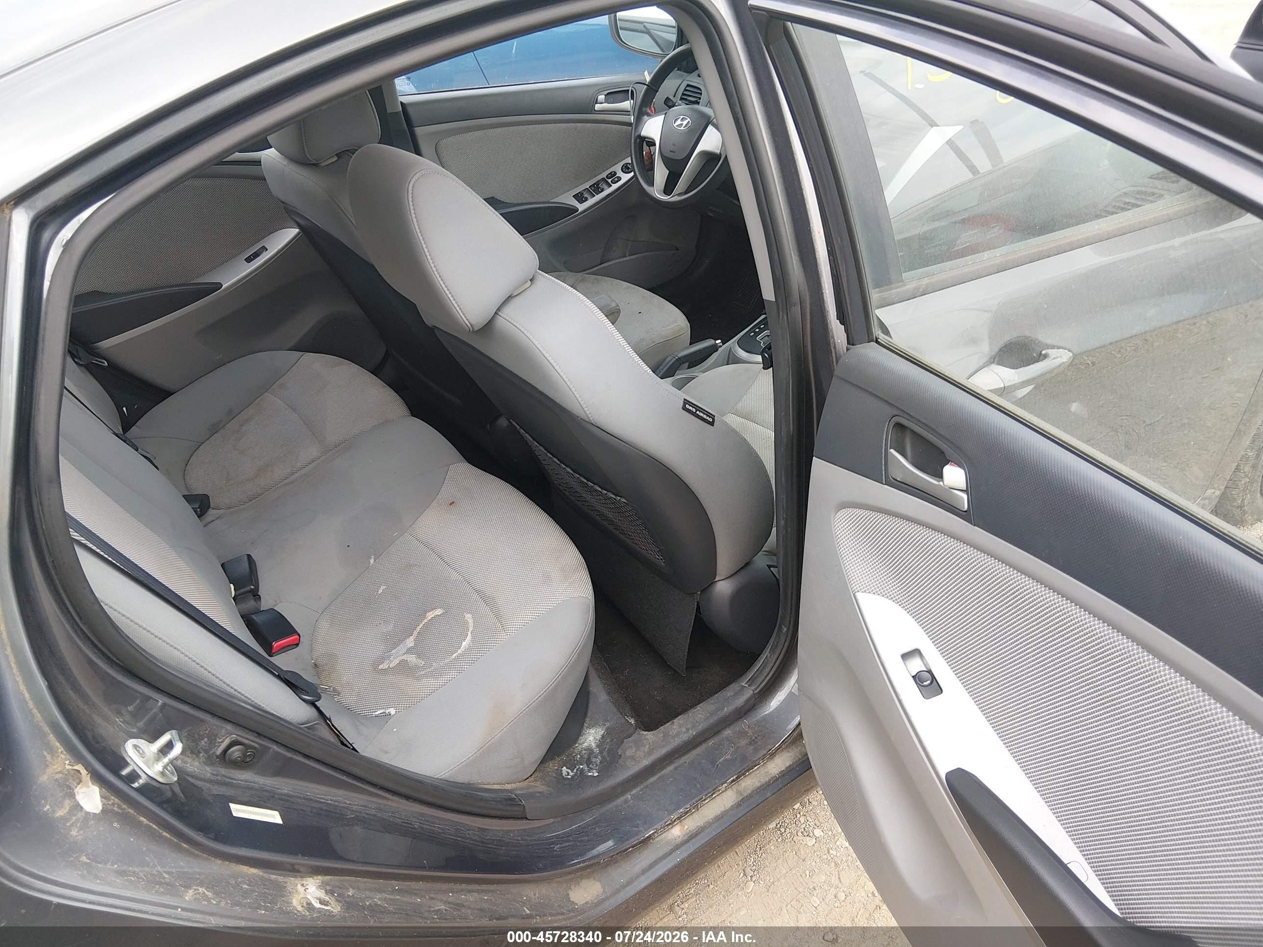 2013 Hyundai Accent Gls Gray vin: KMHCT4AE0DU349322