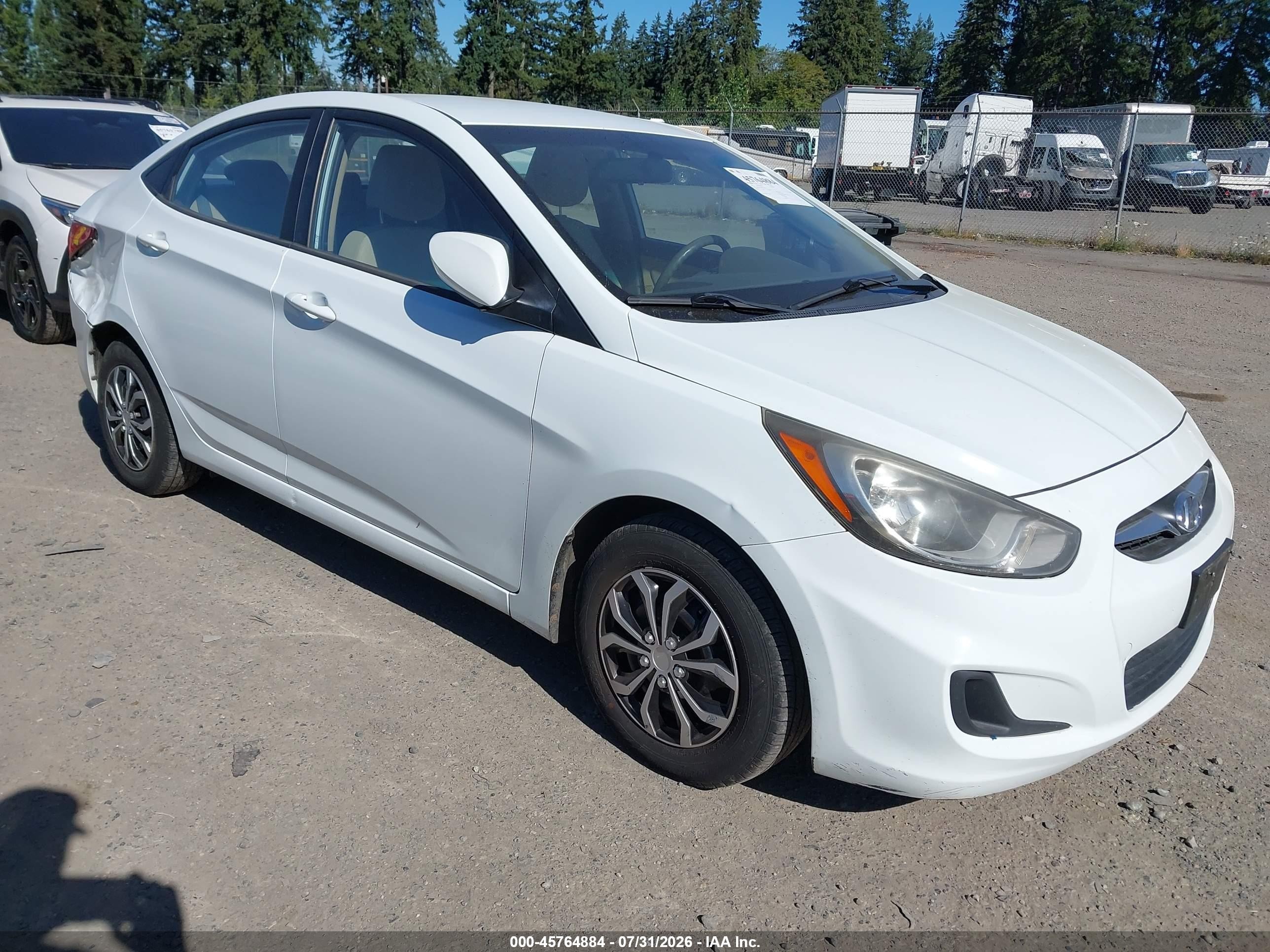 2013 Hyundai Accent Gls White vin: KMHCT4AE0DU368324