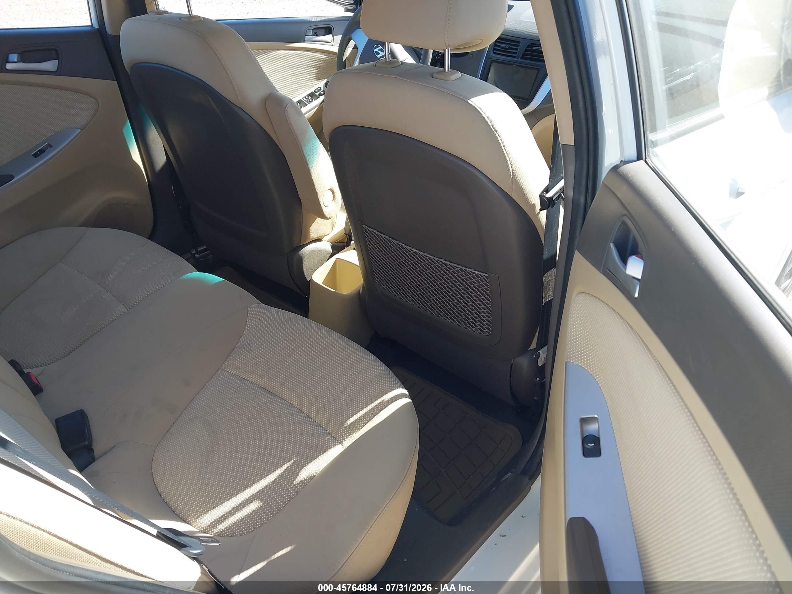 2013 Hyundai Accent Gls White vin: KMHCT4AE0DU368324