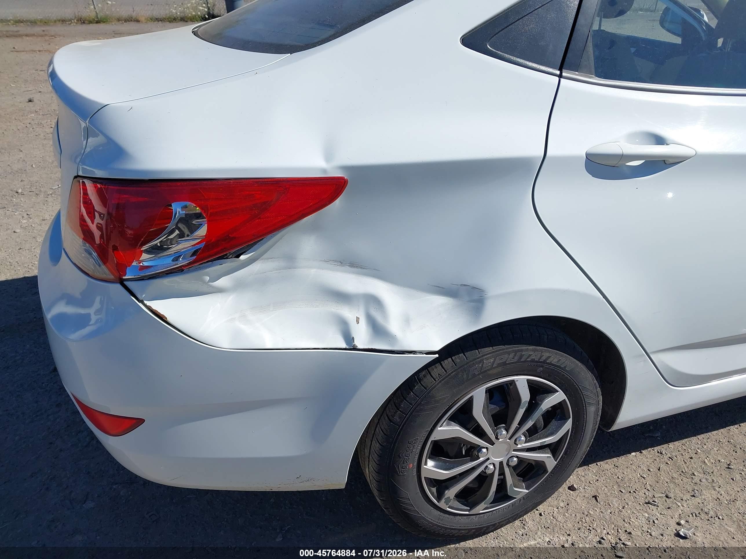2013 Hyundai Accent Gls White vin: KMHCT4AE0DU368324