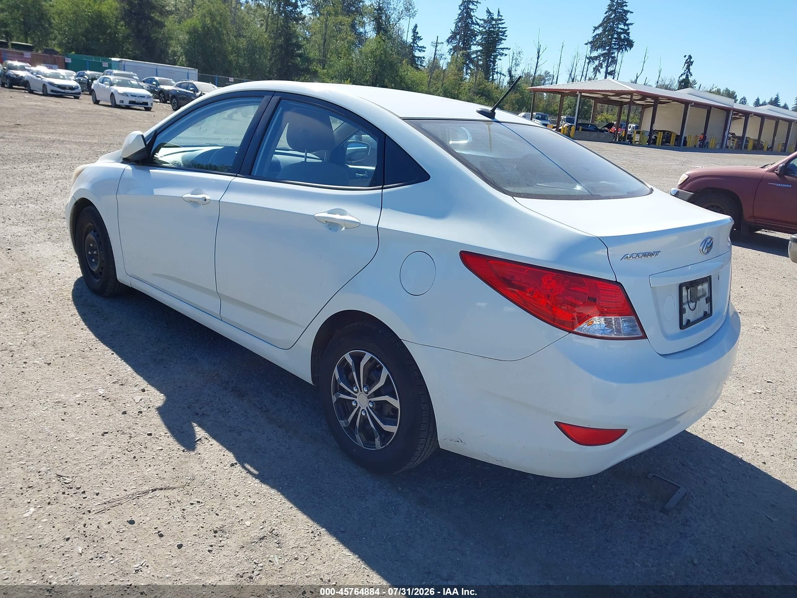 2013 Hyundai Accent Gls White vin: KMHCT4AE0DU368324