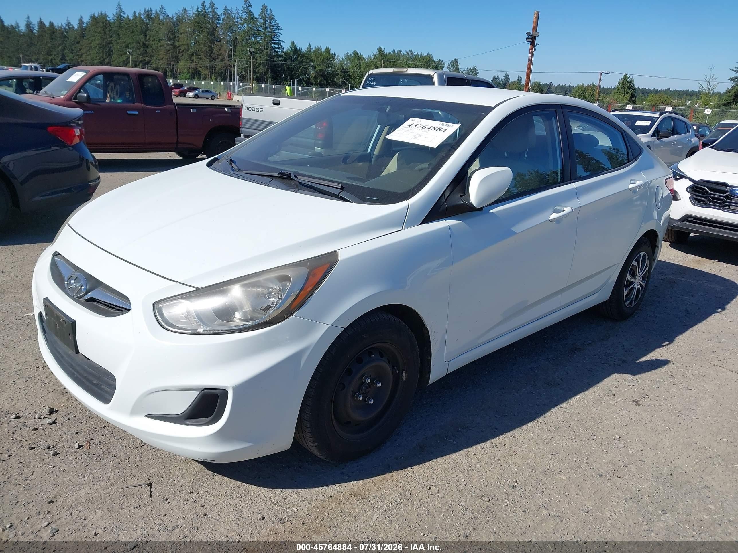 2013 Hyundai Accent Gls White vin: KMHCT4AE0DU368324