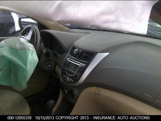 2013 Hyundai Accent Gls 4-door vin: KMHCT4AE0DU394907
