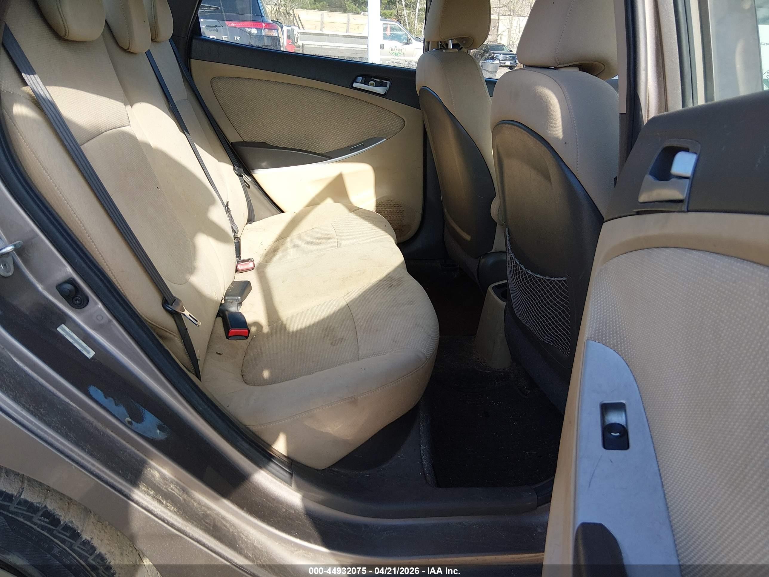 2013 Hyundai Accent Gls Beige vin: KMHCT4AE0DU406800