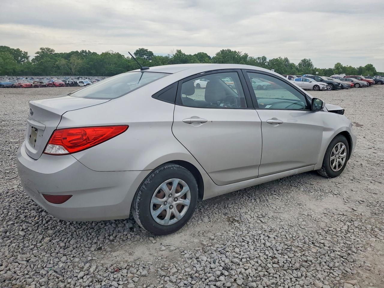 2013 Hyundai Accent Gls Silver vin: KMHCT4AE0DU429011