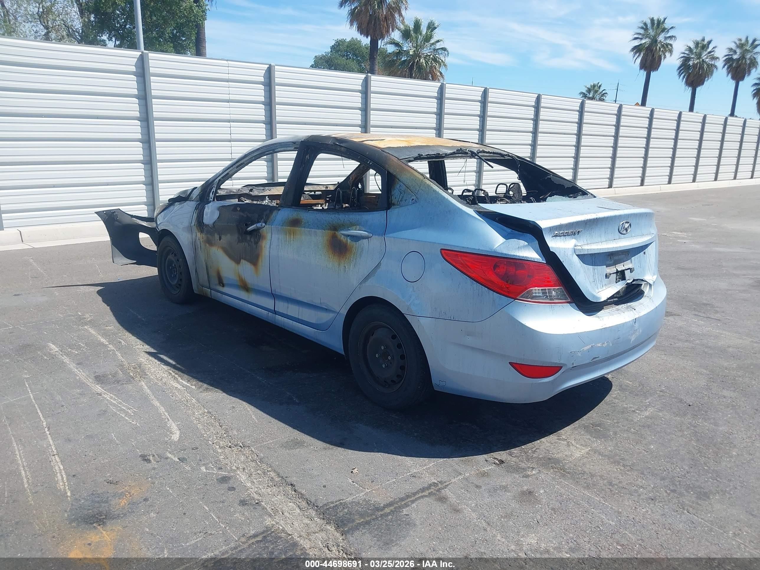 2013 Hyundai Accent Gls Light Blue vin: KMHCT4AE0DU481402