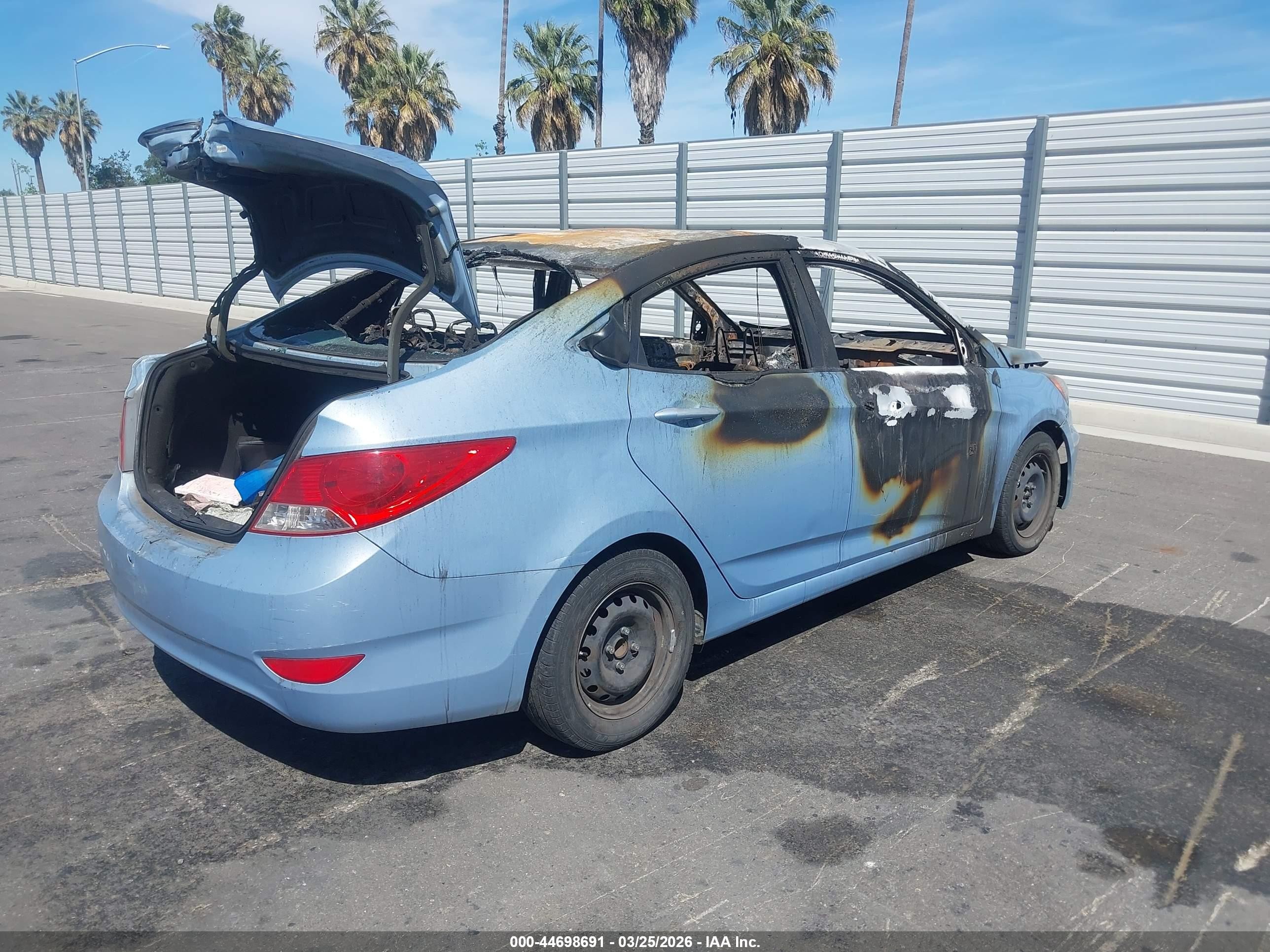 2013 Hyundai Accent Gls Light Blue vin: KMHCT4AE0DU481402
