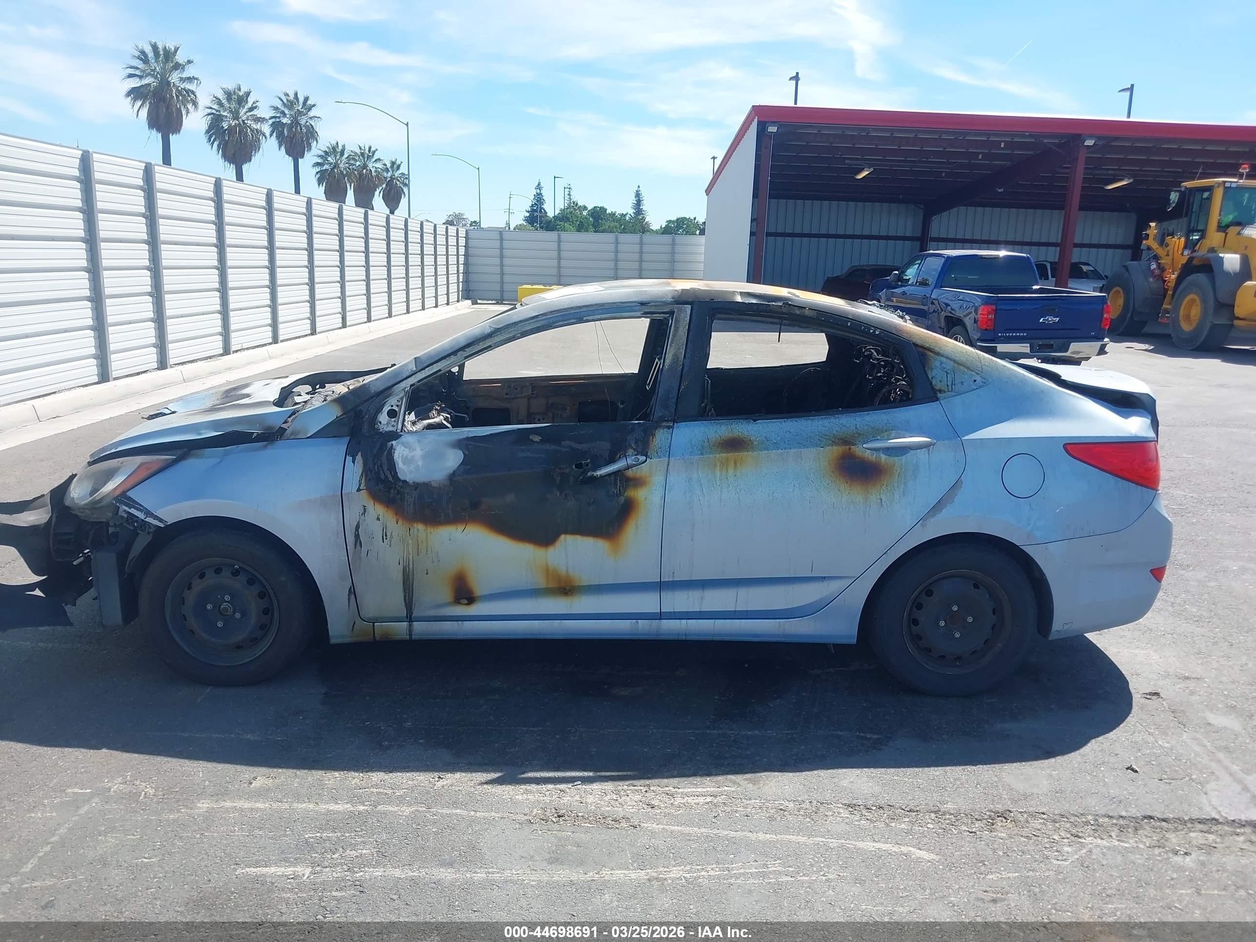 2013 Hyundai Accent Gls Light Blue vin: KMHCT4AE0DU481402