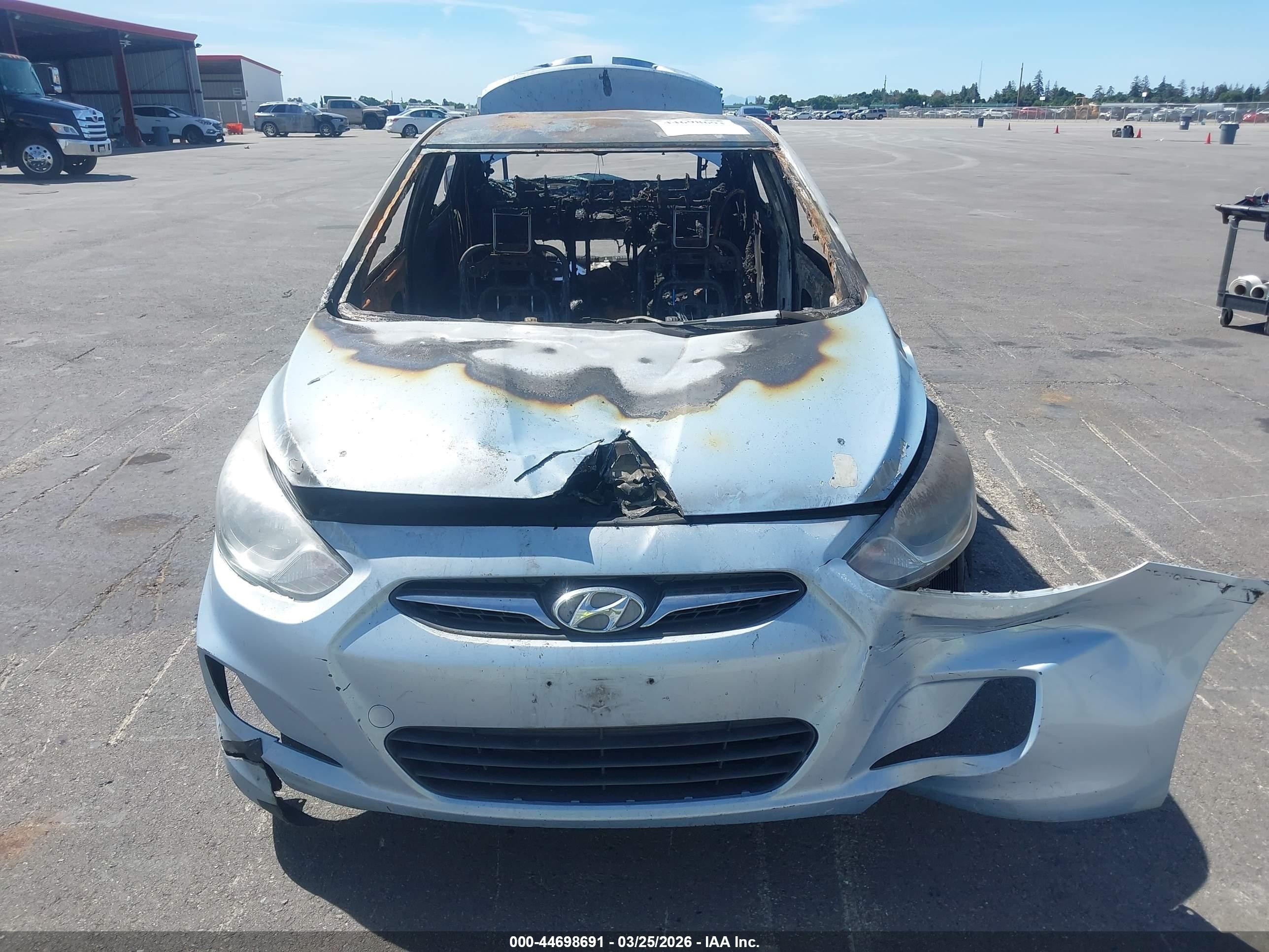 2013 Hyundai Accent Gls Light Blue vin: KMHCT4AE0DU481402