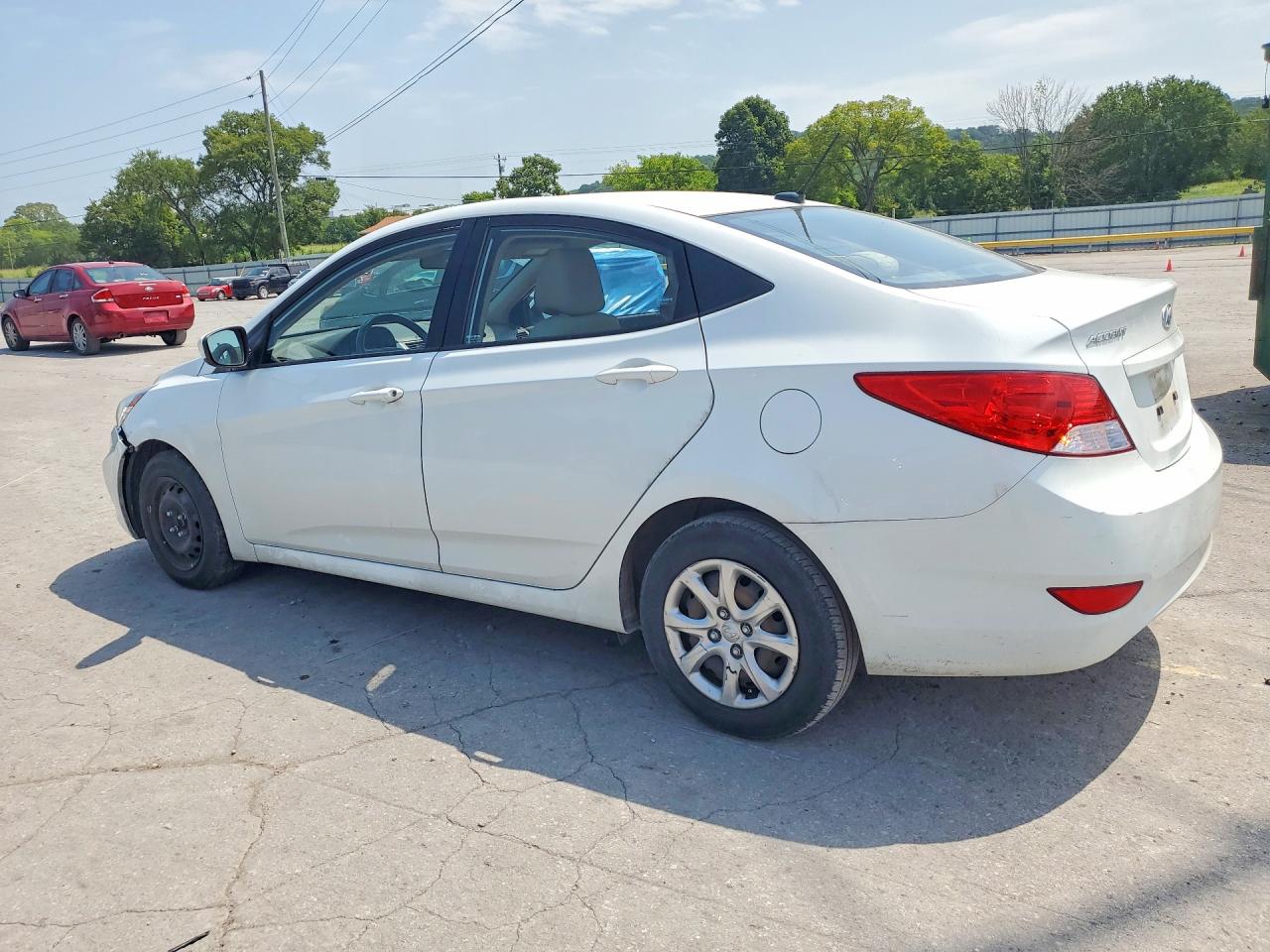 2013 Hyundai Accent Gls White vin: KMHCT4AE0DU496028