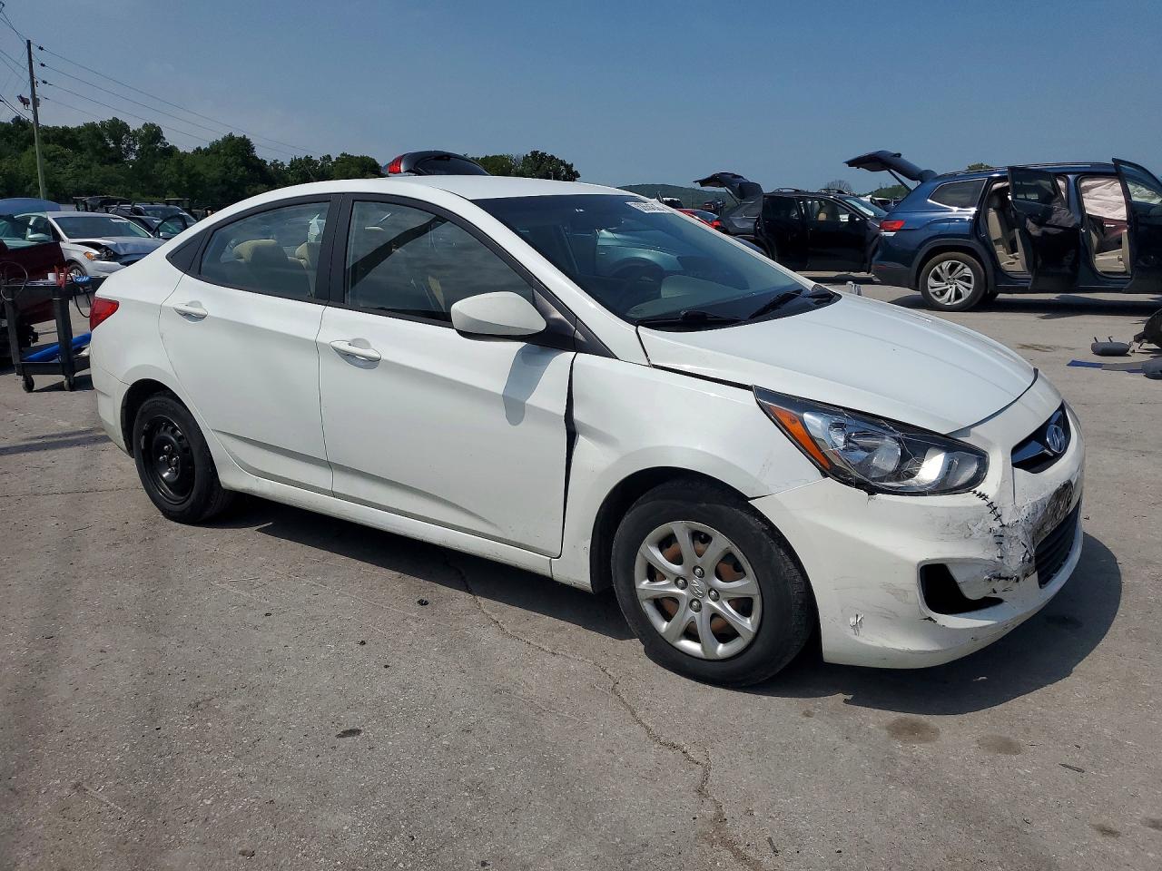 2013 Hyundai Accent Gls White vin: KMHCT4AE0DU496028