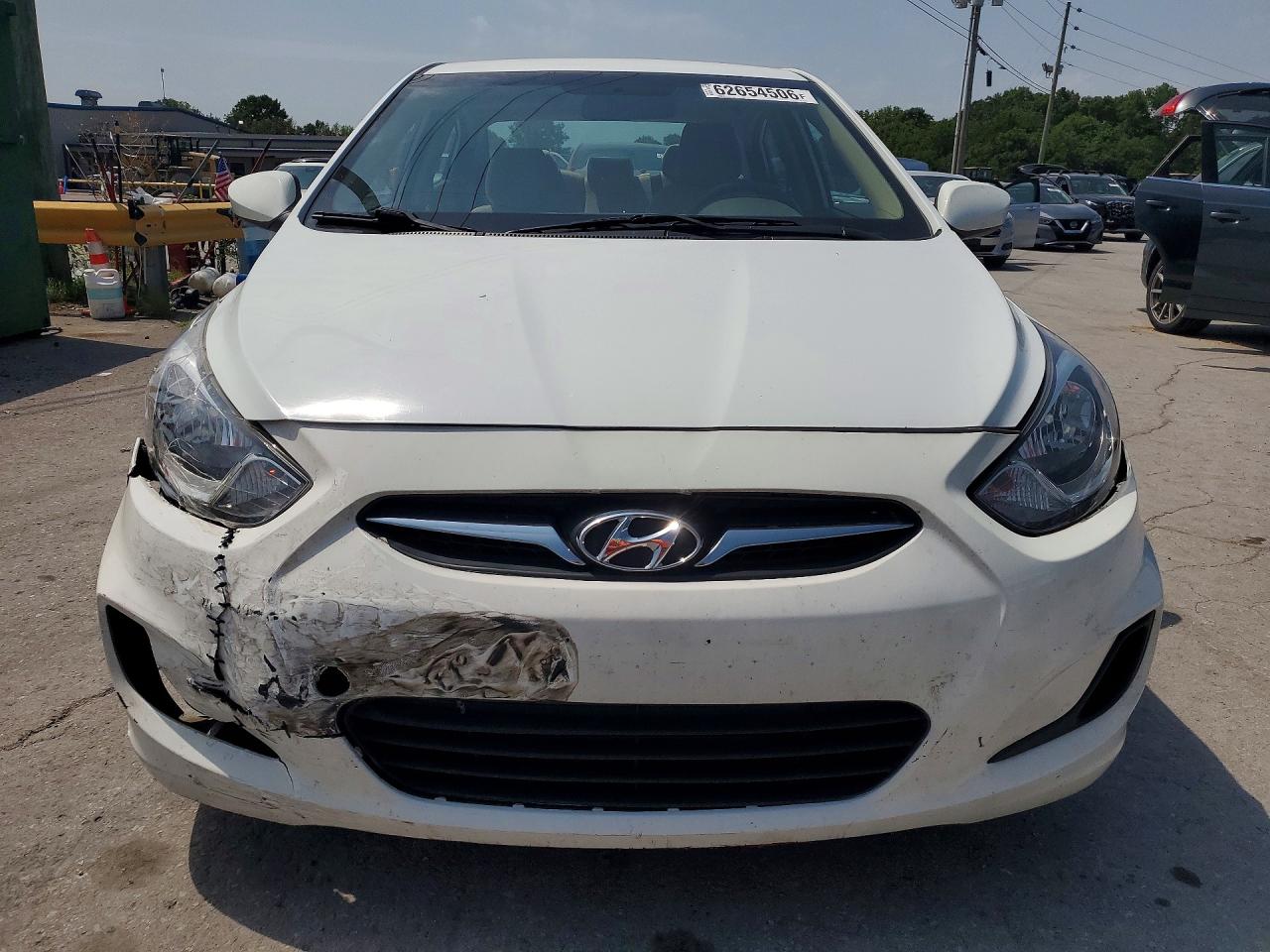 2013 Hyundai Accent Gls White vin: KMHCT4AE0DU496028