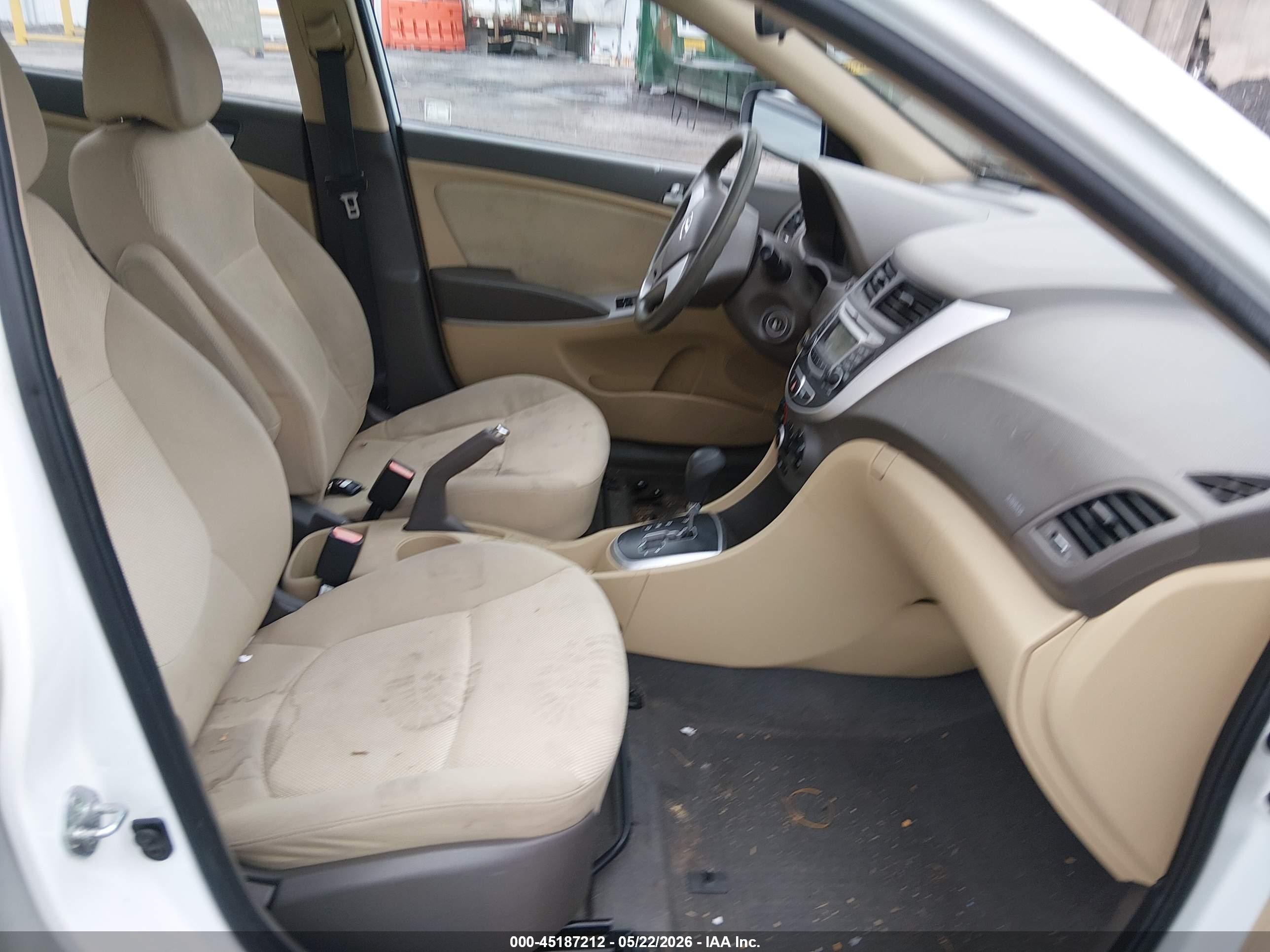 2013 Hyundai Accent Gls White vin: KMHCT4AE0DU496076