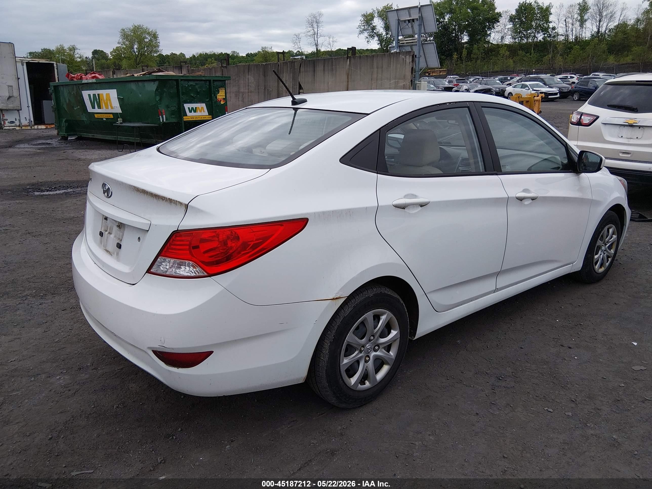 2013 Hyundai Accent Gls White vin: KMHCT4AE0DU496076
