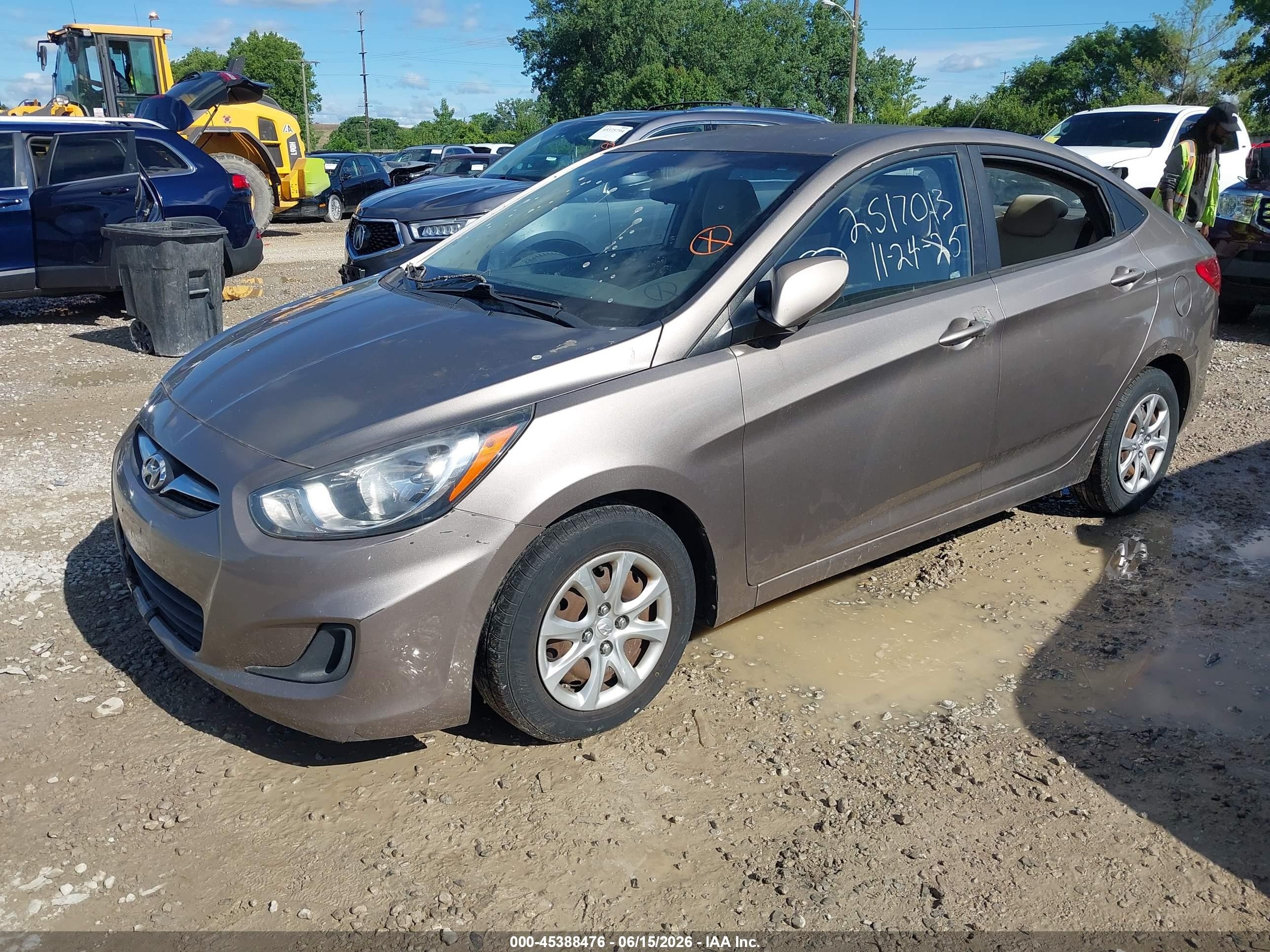 2013 Hyundai Accent Gls Brown vin: KMHCT4AE0DU496708