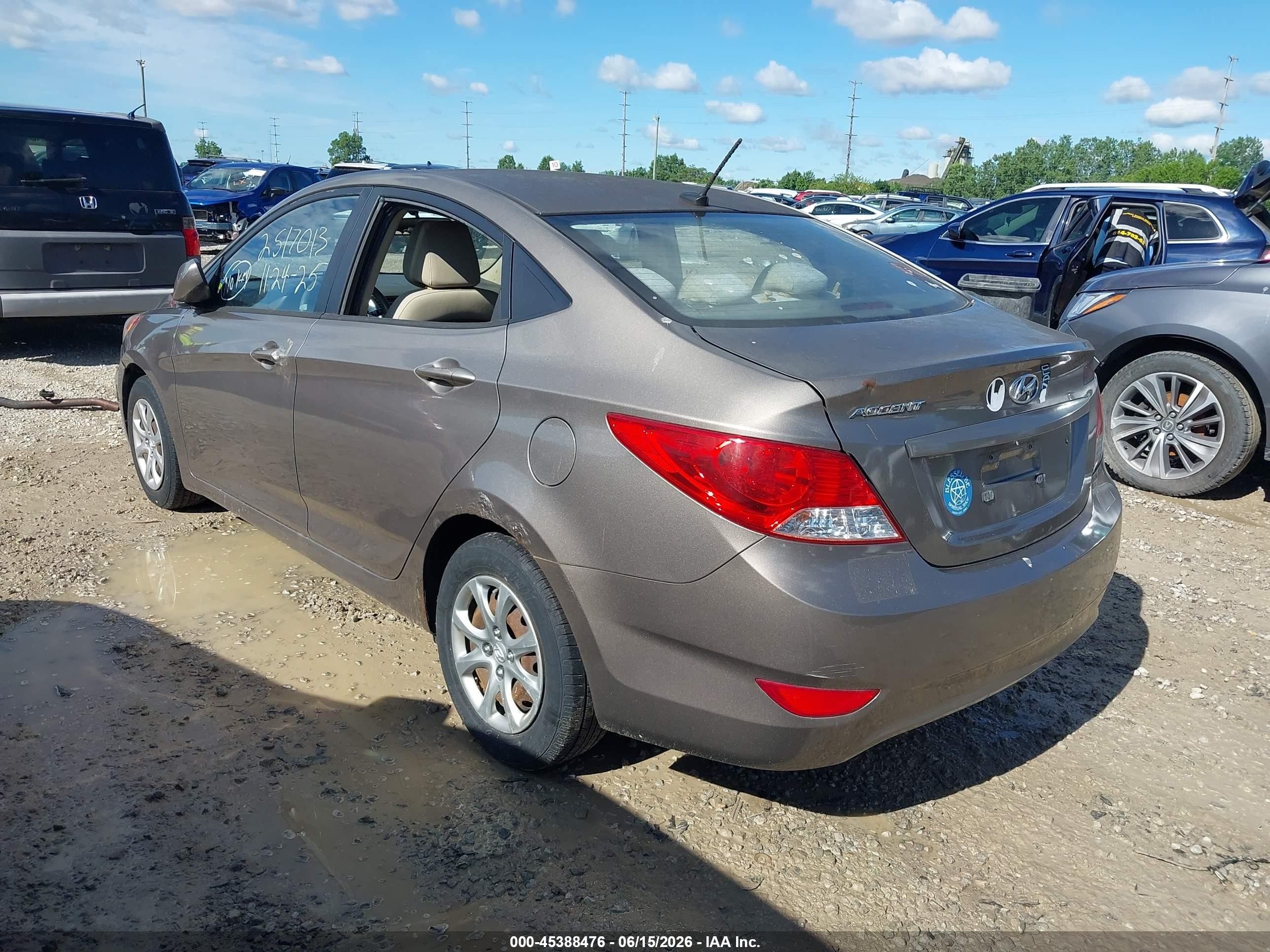 2013 Hyundai Accent Gls Brown vin: KMHCT4AE0DU496708