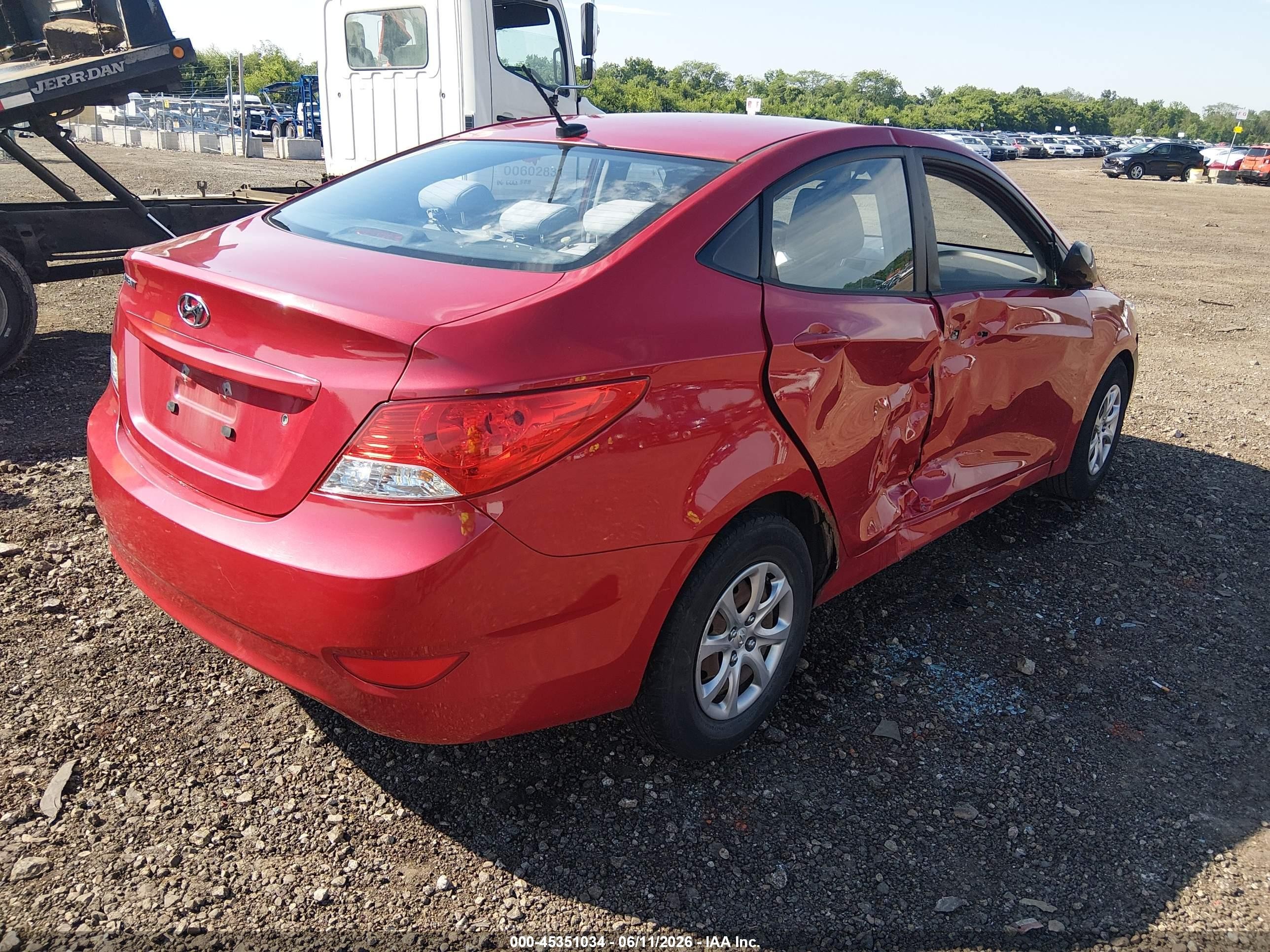 2013 Hyundai Accent Gls Maroon vin: KMHCT4AE0DU518156