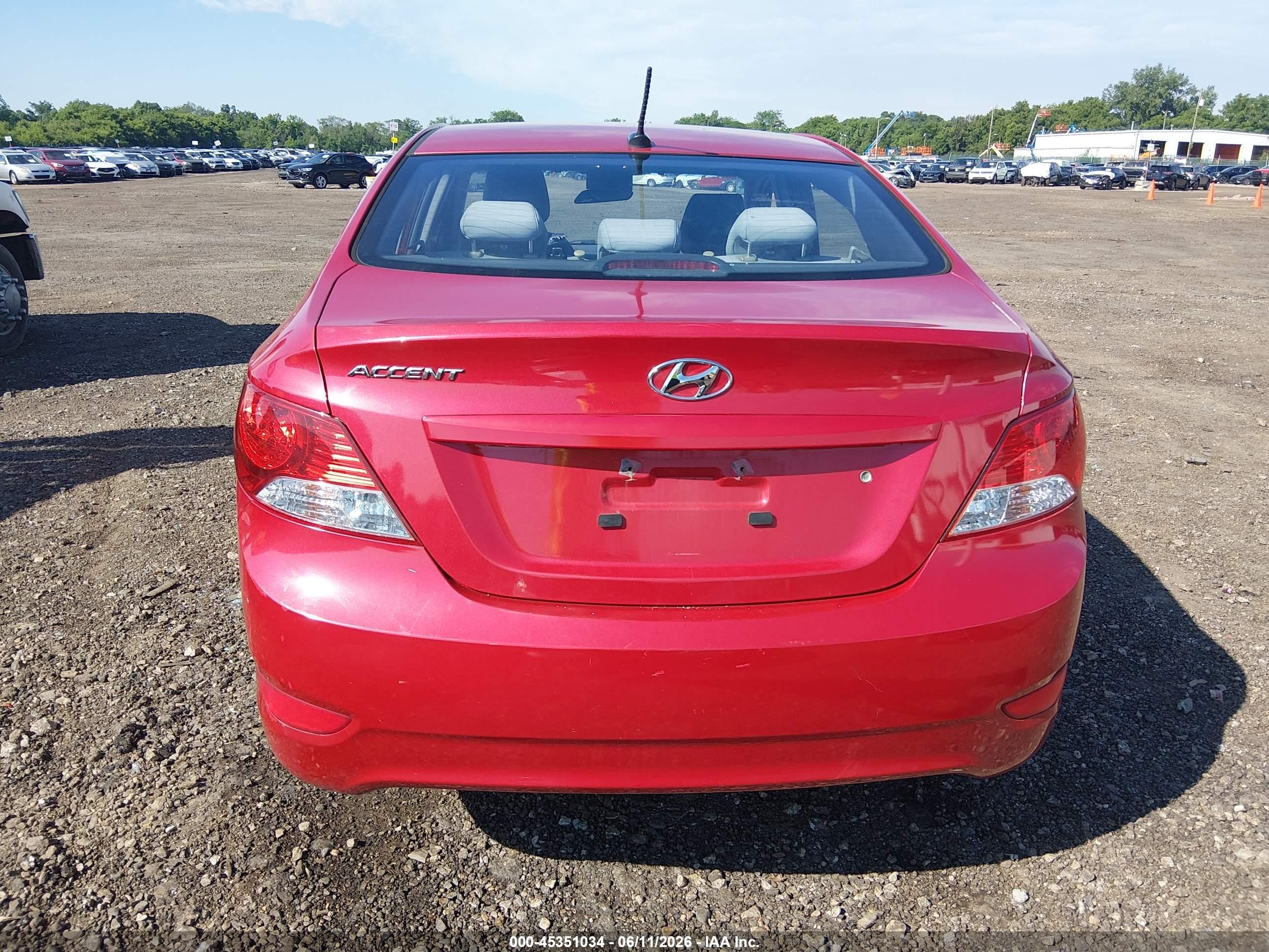 2013 Hyundai Accent Gls Maroon vin: KMHCT4AE0DU518156