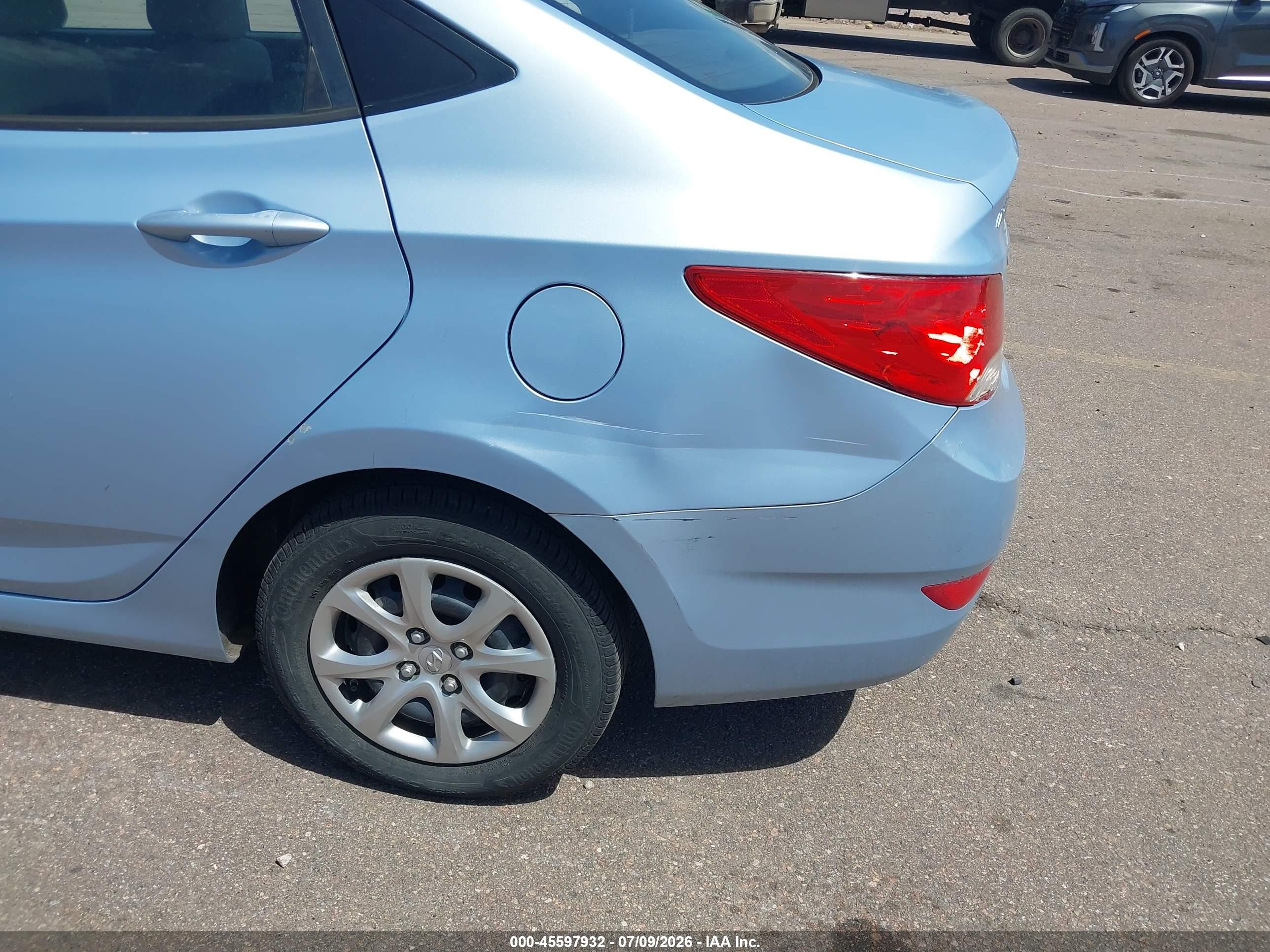 2013 Hyundai Accent Gls Light Blue vin: KMHCT4AE0DU522675