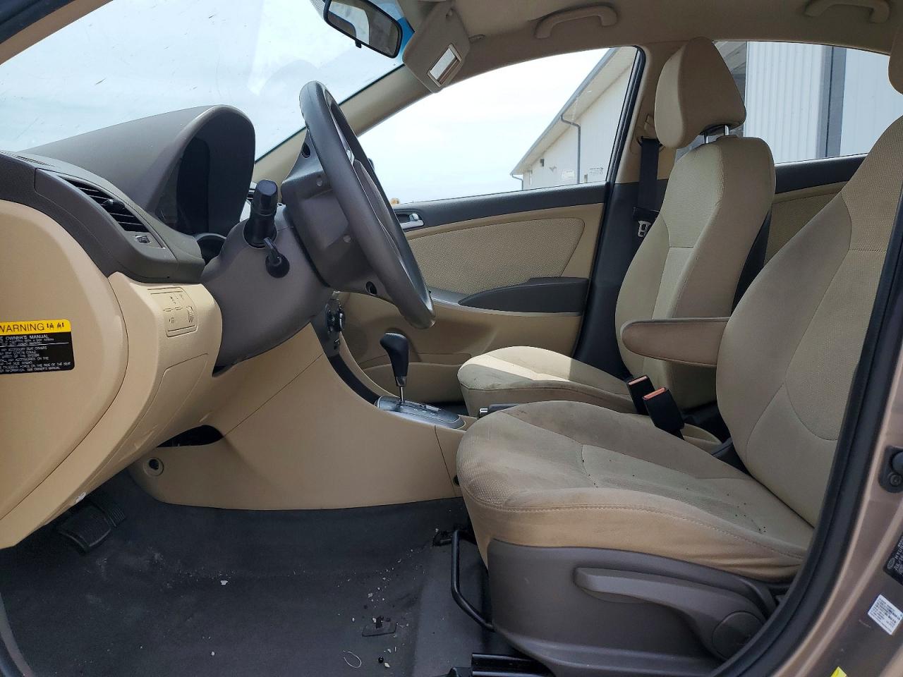 2013 Hyundai Accent Gls Beige vin: KMHCT4AE0DU543011