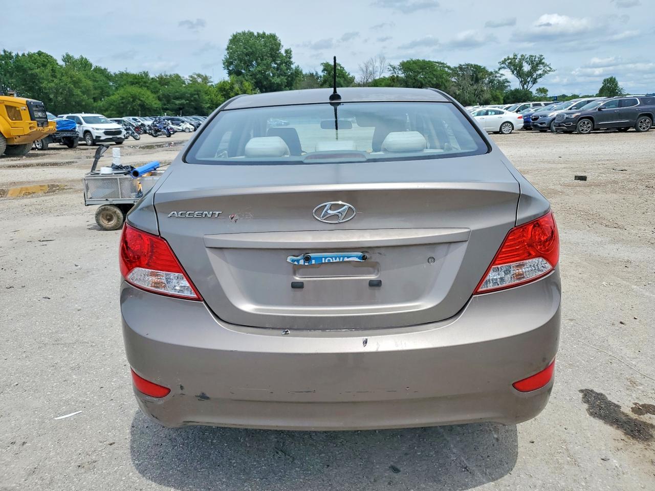 2013 Hyundai Accent Gls Beige vin: KMHCT4AE0DU543011