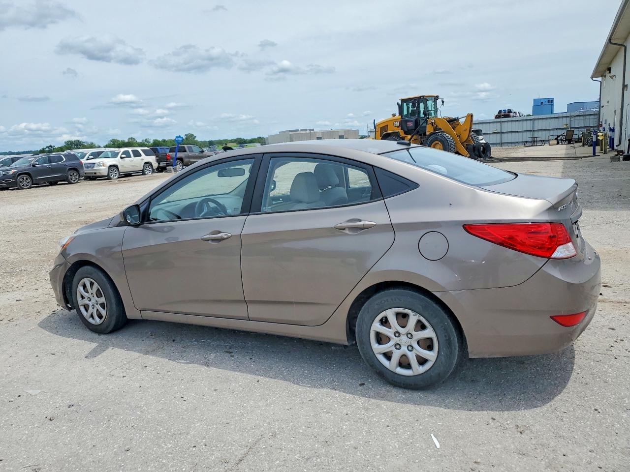 2013 Hyundai Accent Gls Beige vin: KMHCT4AE0DU543011