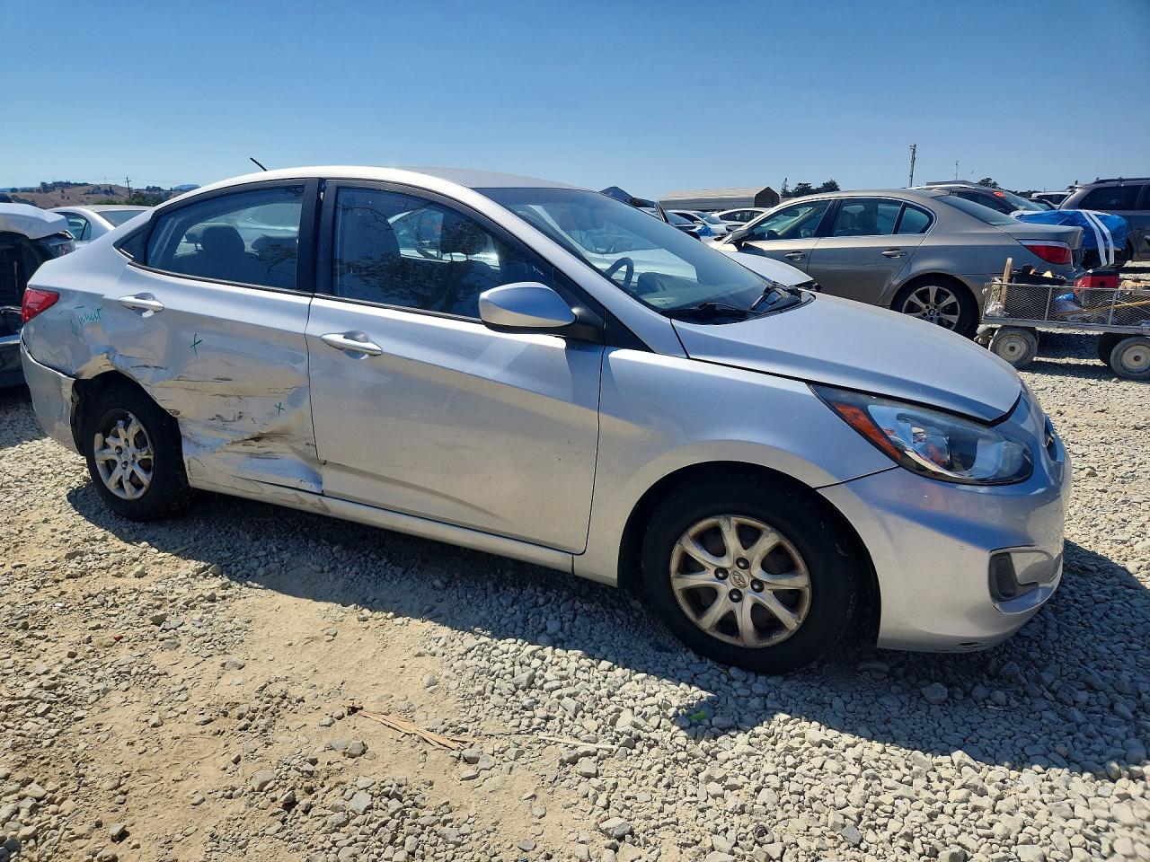 2013 Hyundai Accent Gls Серебряный vin: KMHCT4AE0DU550797