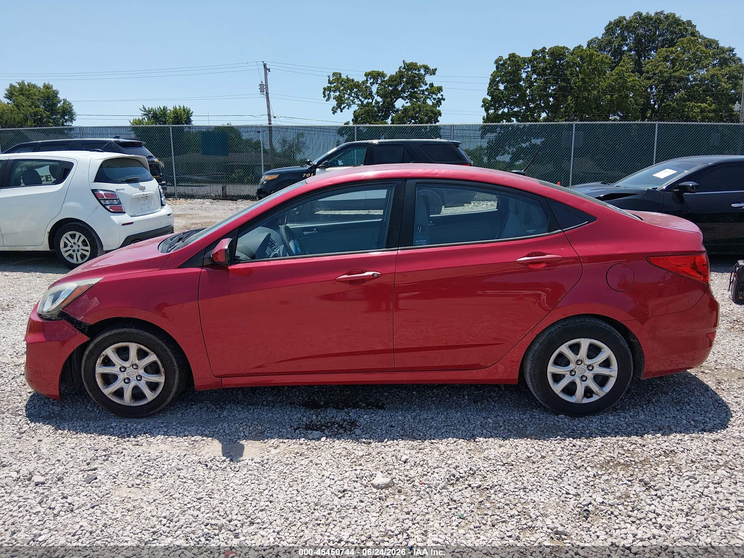 2013 Hyundai Accent Gls Red vin: KMHCT4AE0DU553649