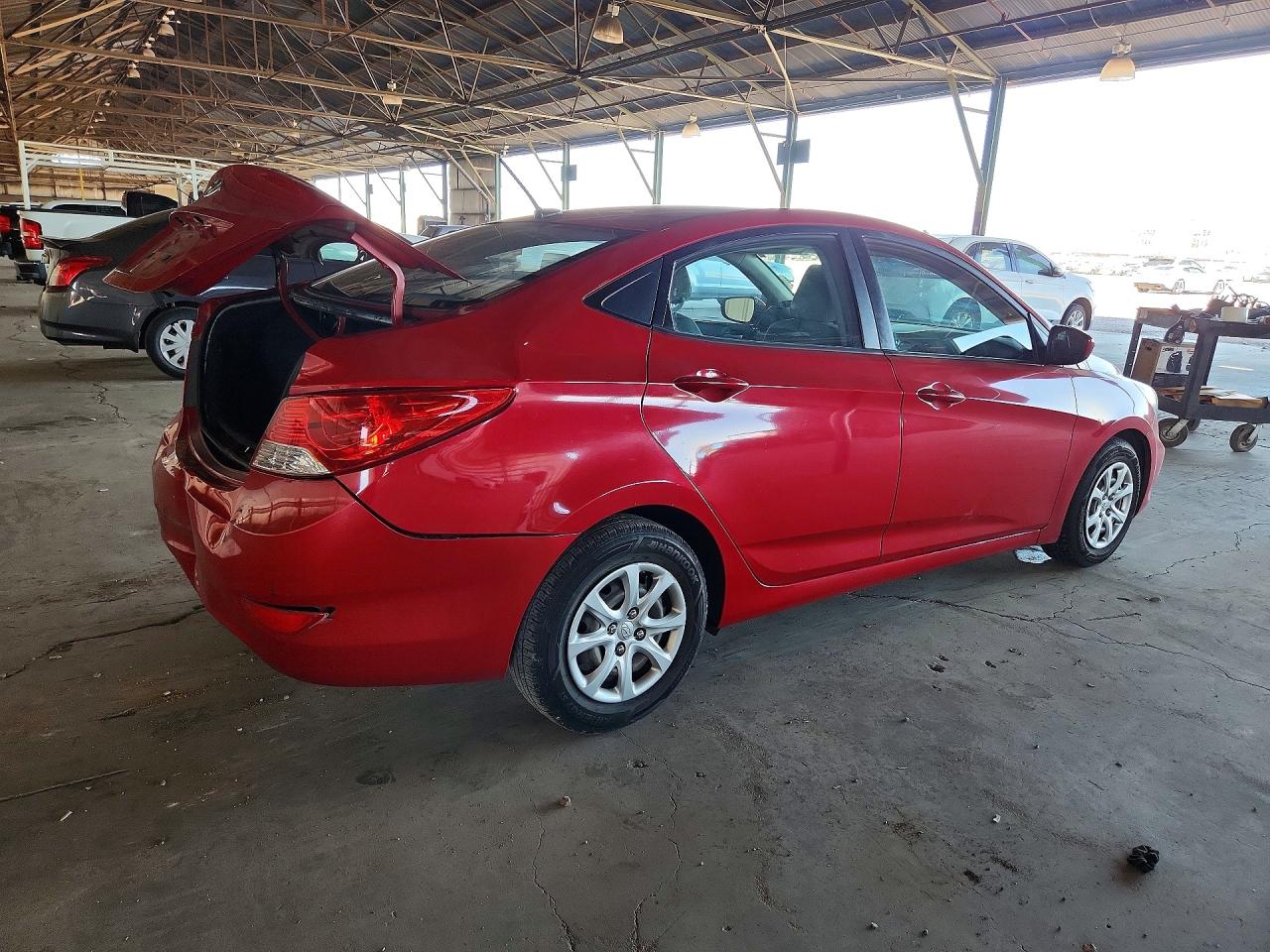 2013 Hyundai Accent Gls Red vin: KMHCT4AE0DU558396