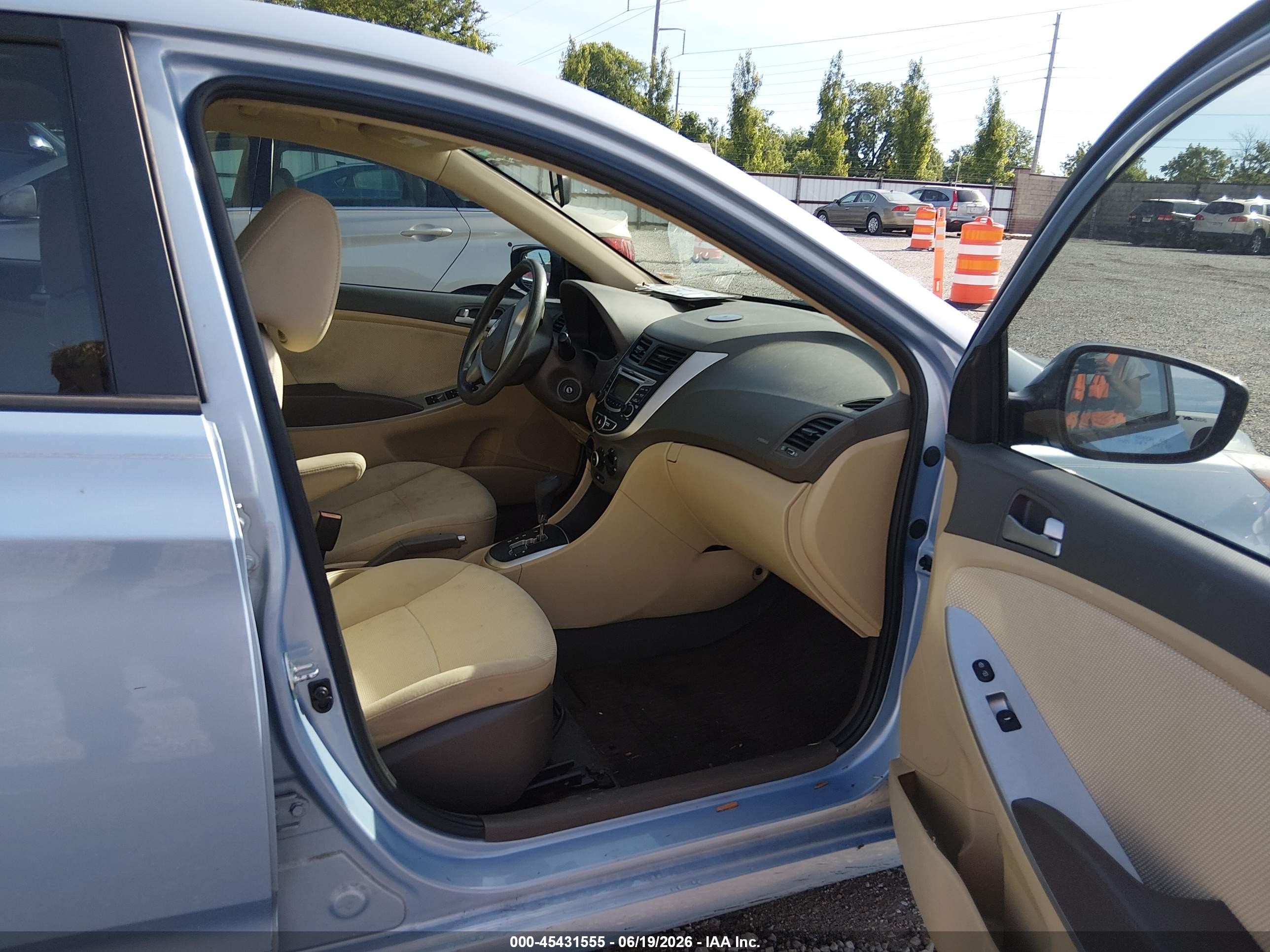2013 Hyundai Accent Gls Blue vin: KMHCT4AE0DU560276