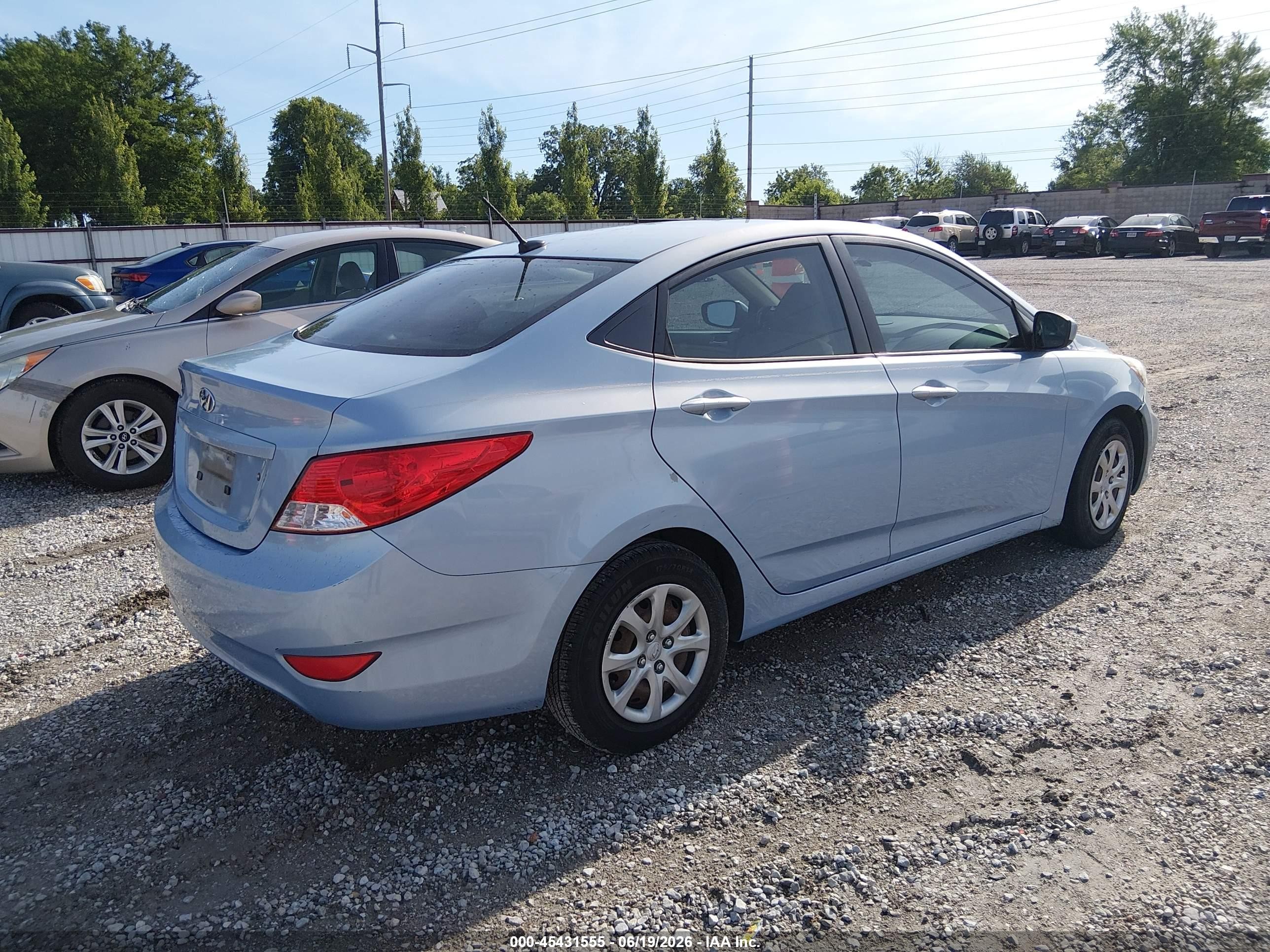 2013 Hyundai Accent Gls Blue vin: KMHCT4AE0DU560276