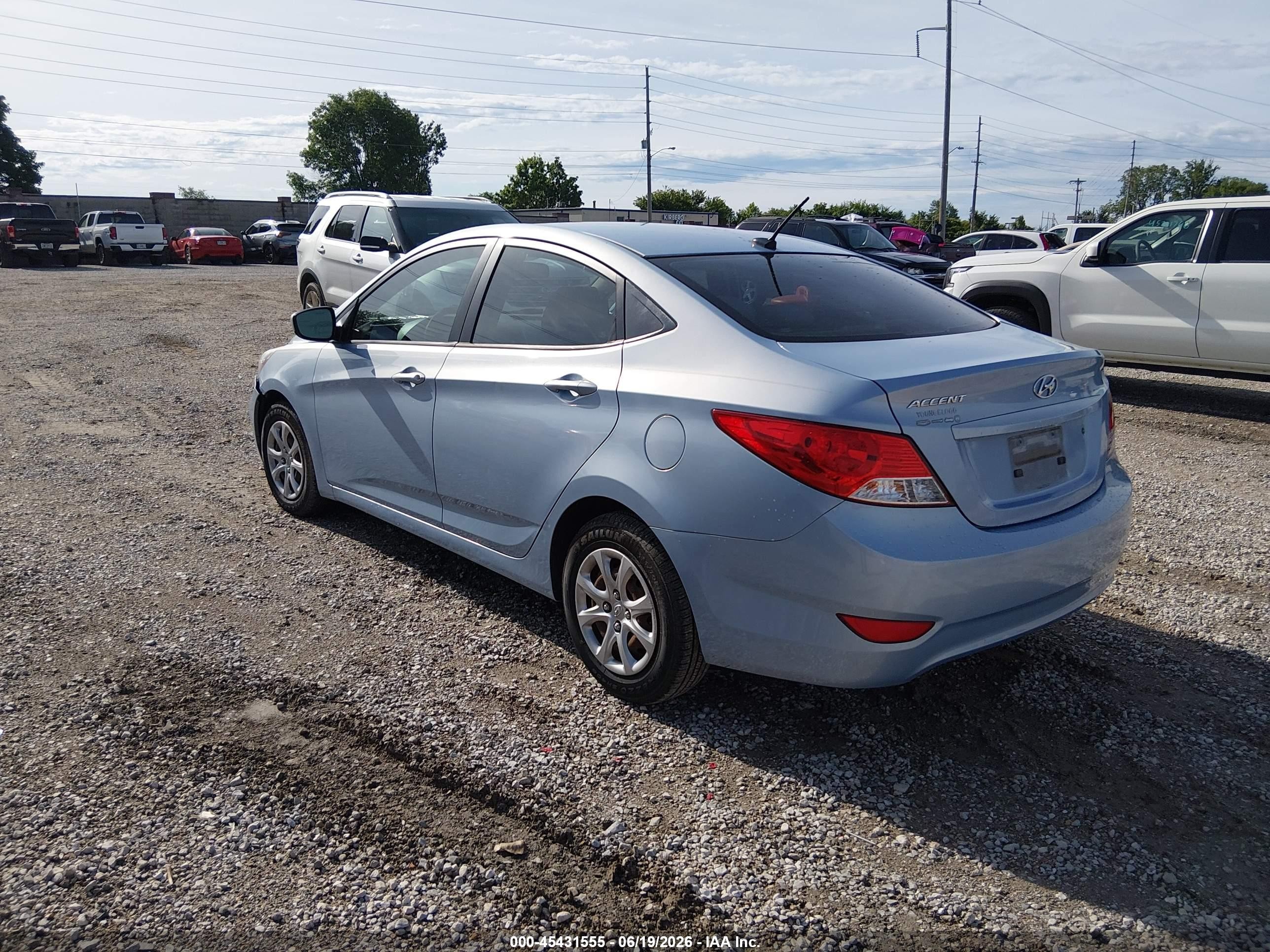 2013 Hyundai Accent Gls Blue vin: KMHCT4AE0DU560276