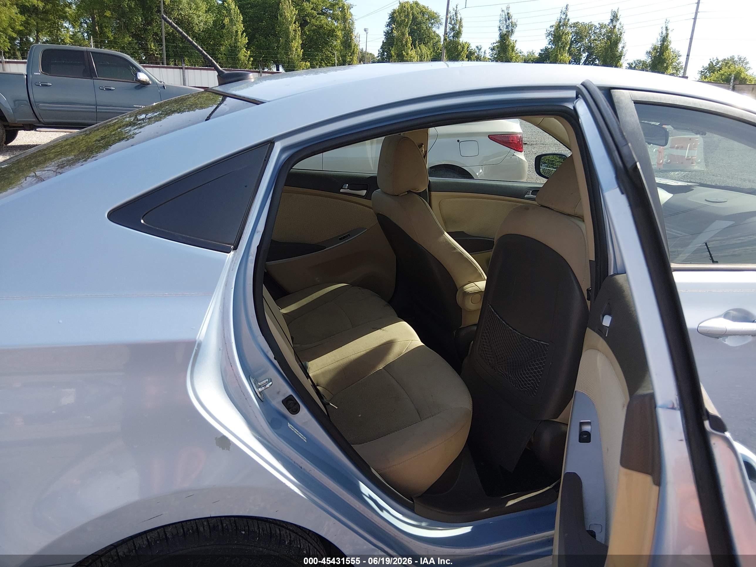 2013 Hyundai Accent Gls Blue vin: KMHCT4AE0DU560276