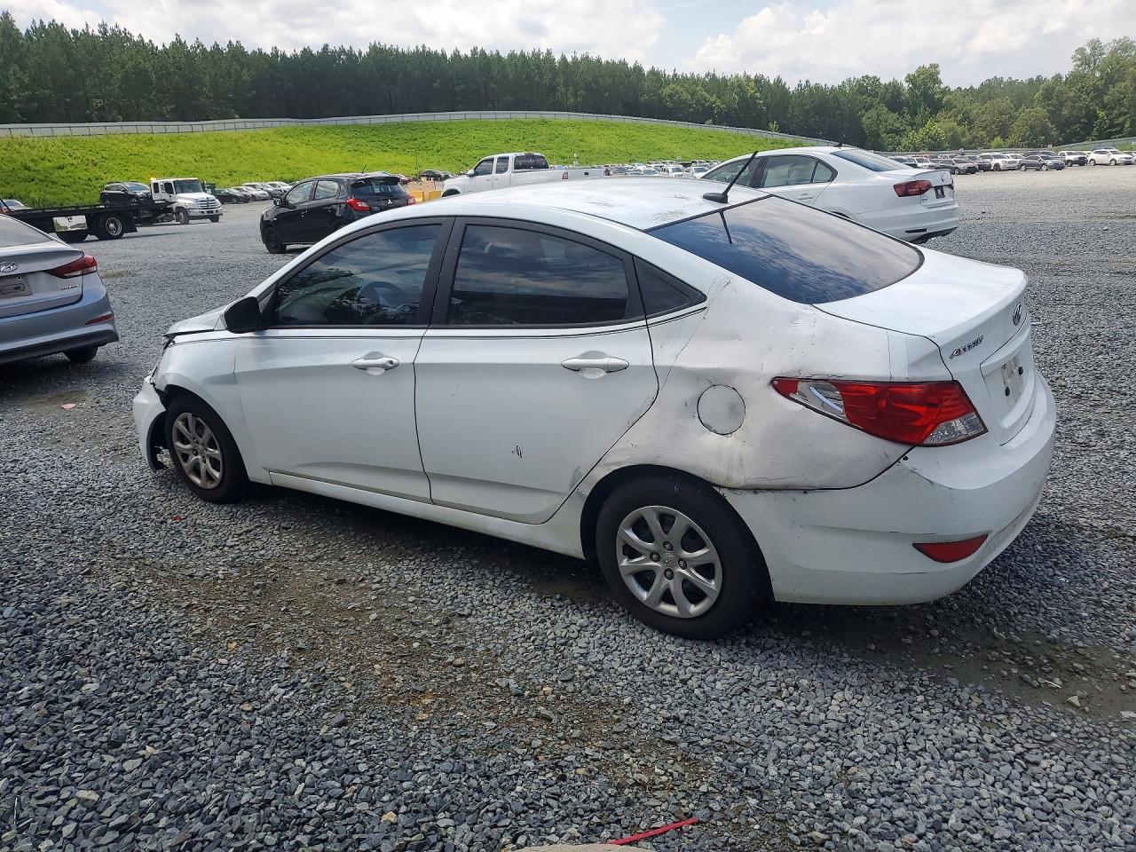 2013 Hyundai Accent Gls White vin: KMHCT4AE0DU585646