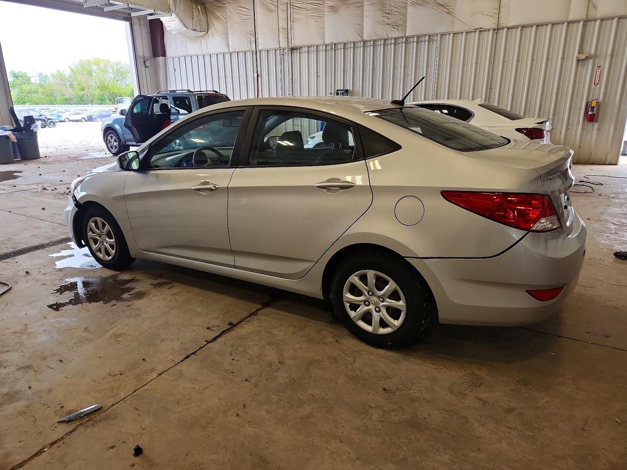 2014 Hyundai Accent Gls Silver vin: KMHCT4AE0EU642848
