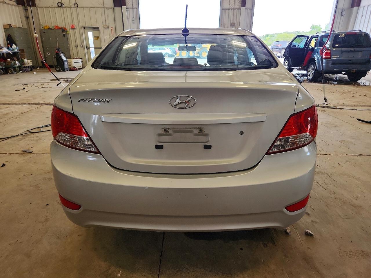 2014 Hyundai Accent Gls Silver vin: KMHCT4AE0EU642848
